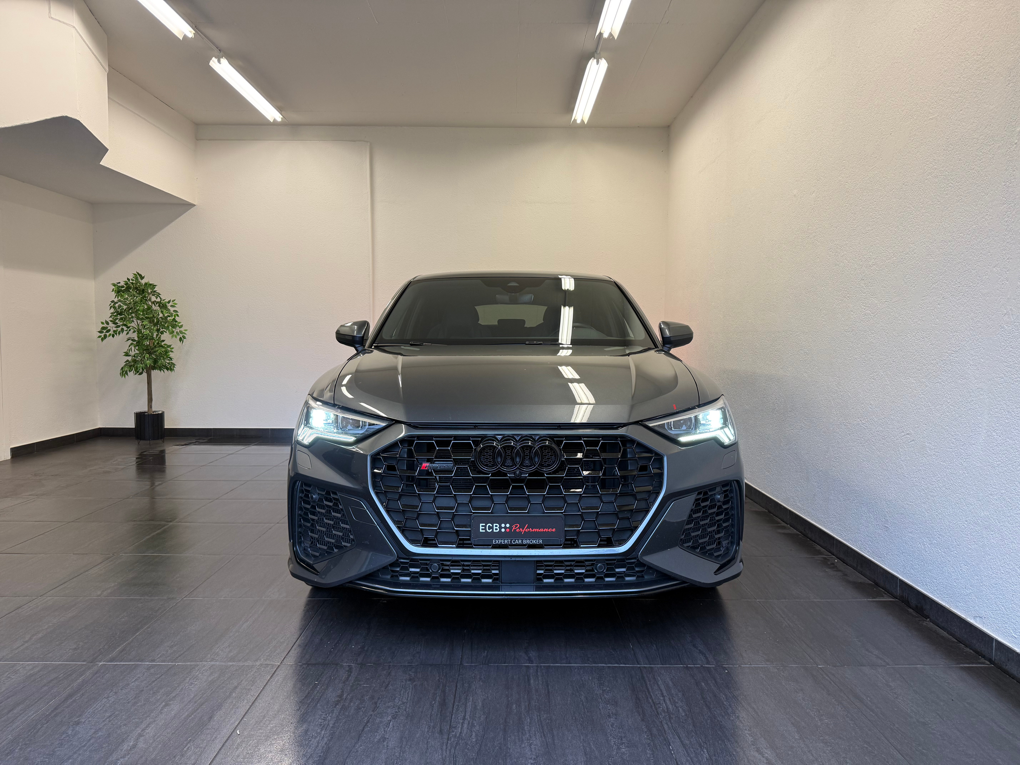 listing desktop thumbnail image 4