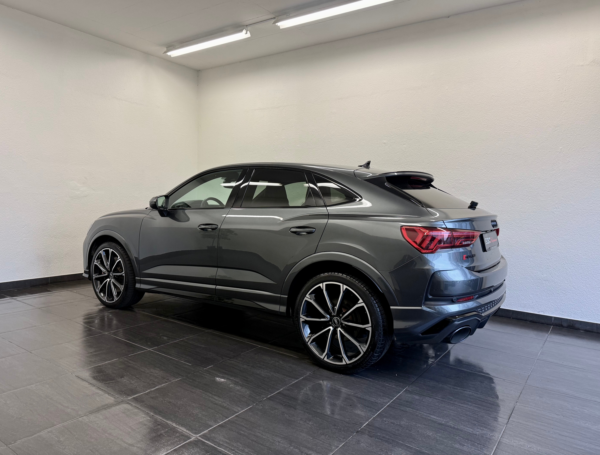 listing desktop thumbnail image 7