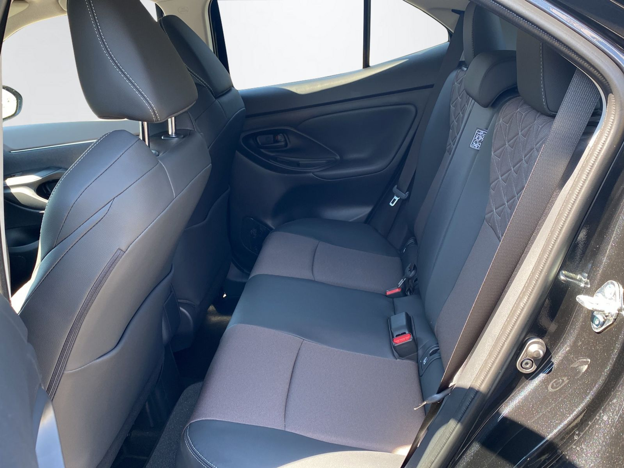 listing desktop thumbnail image 10