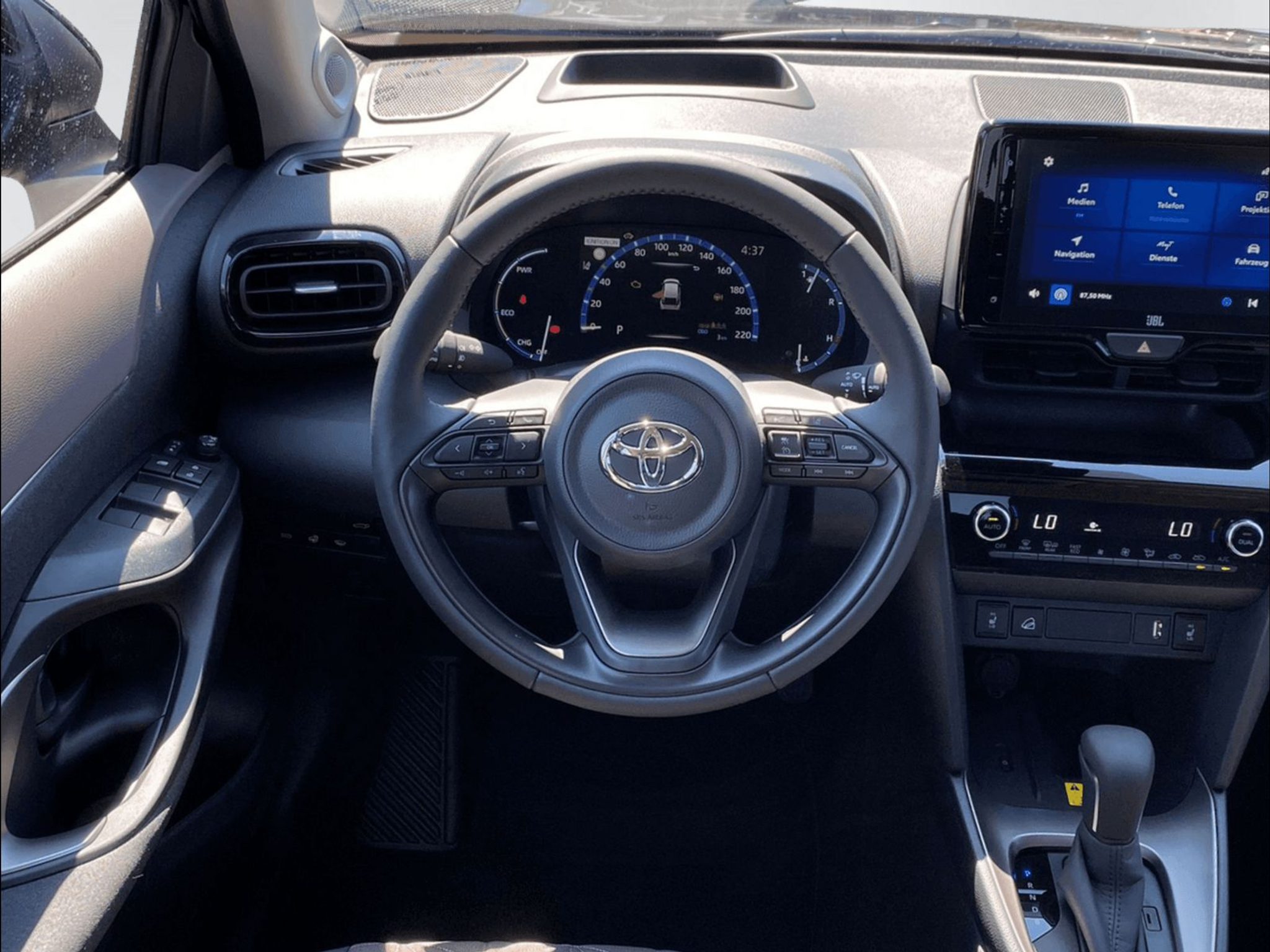 listing desktop thumbnail image 12