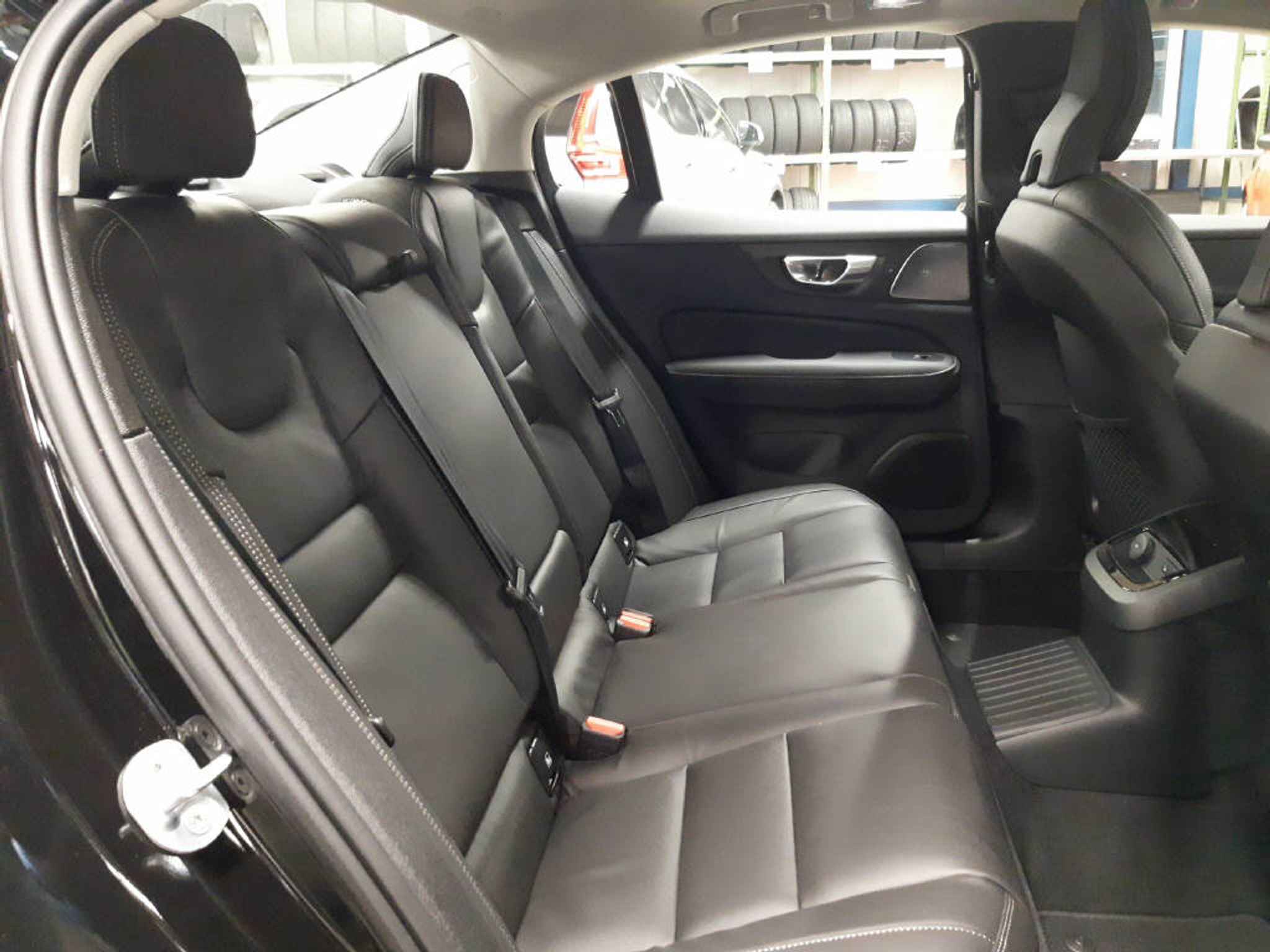 listing desktop thumbnail image 10