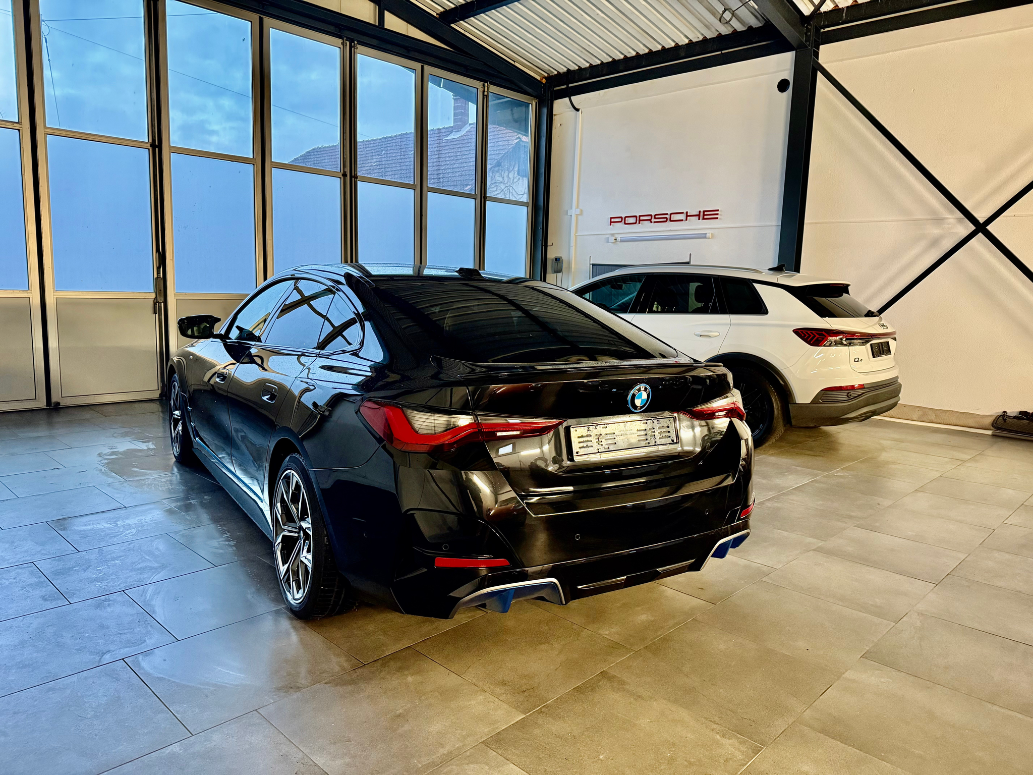 listing desktop thumbnail image 1