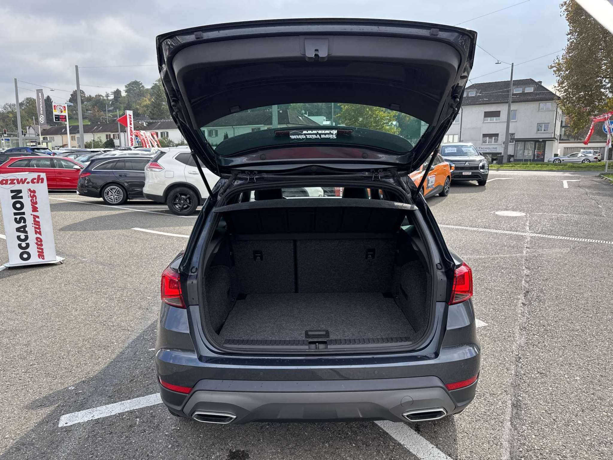 listing desktop thumbnail image 7