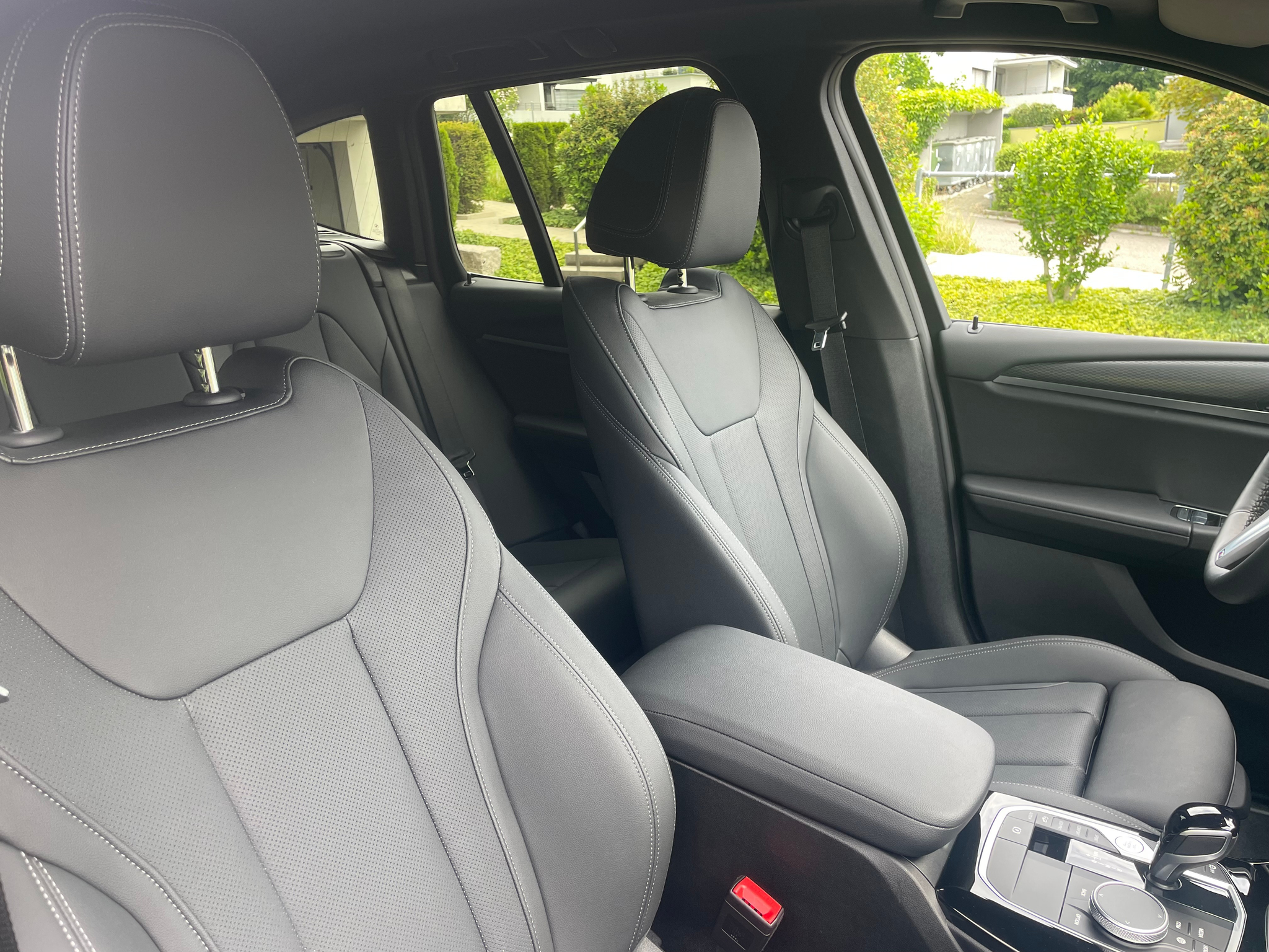 listing desktop thumbnail image 11