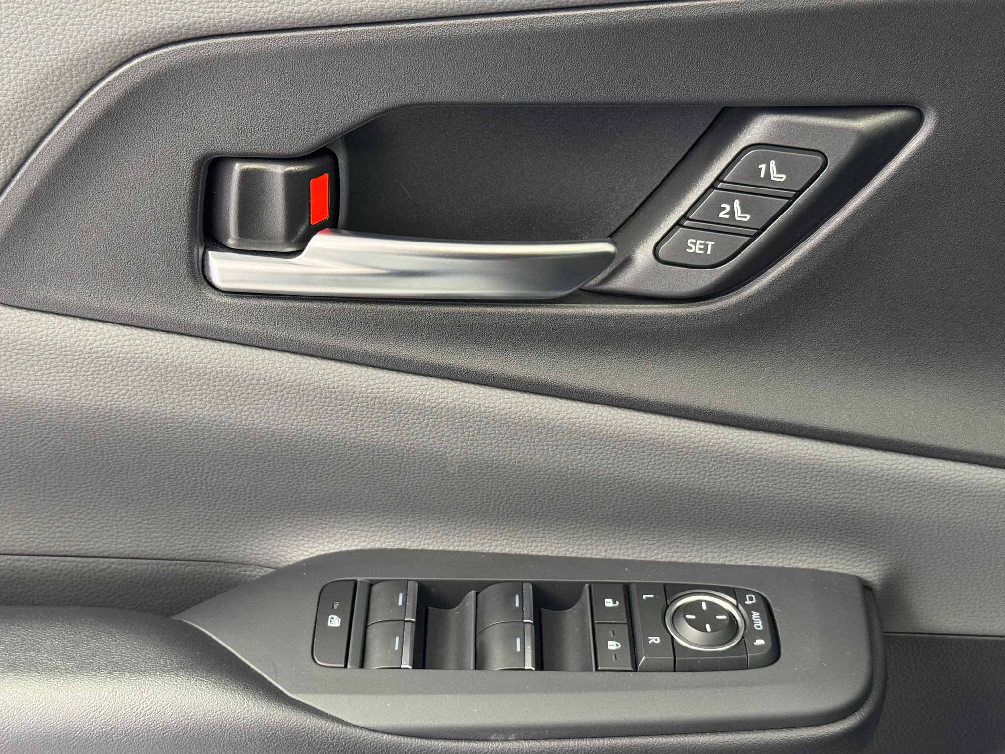 listing desktop thumbnail image 15