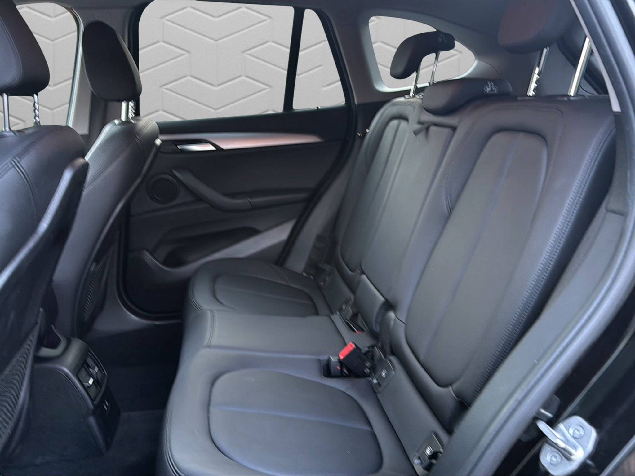 listing desktop thumbnail image 15