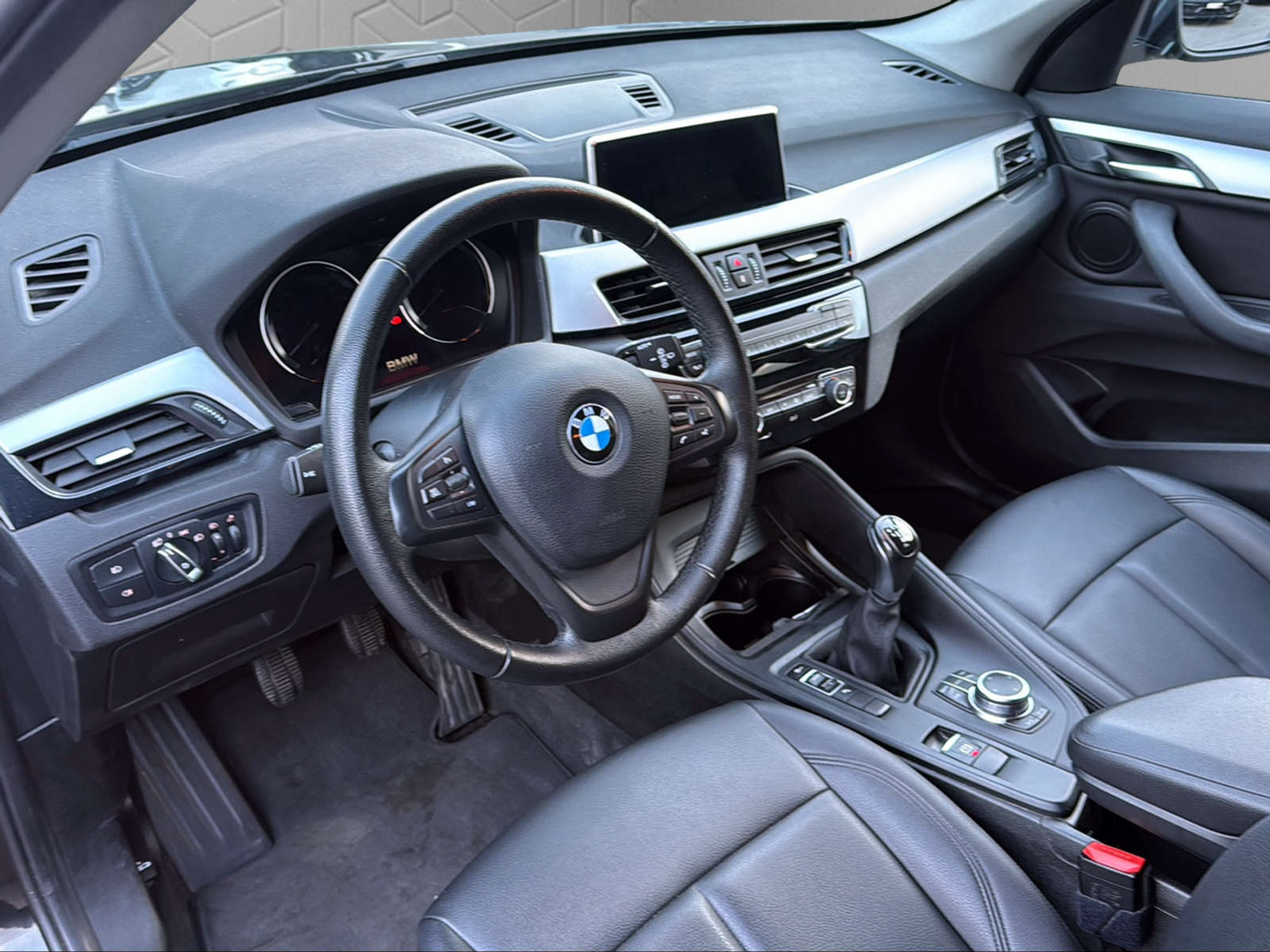 listing desktop thumbnail image 11