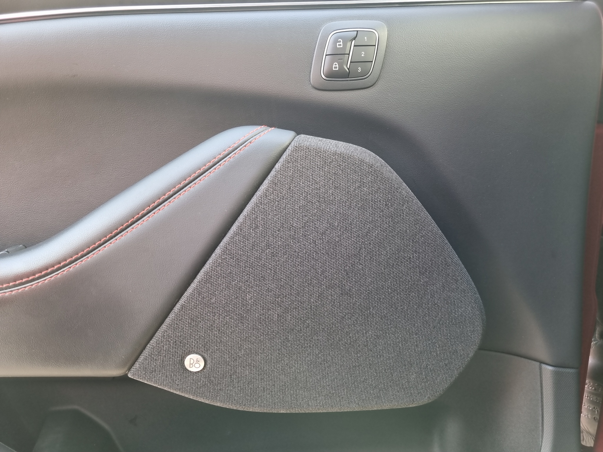 listing desktop thumbnail image 10