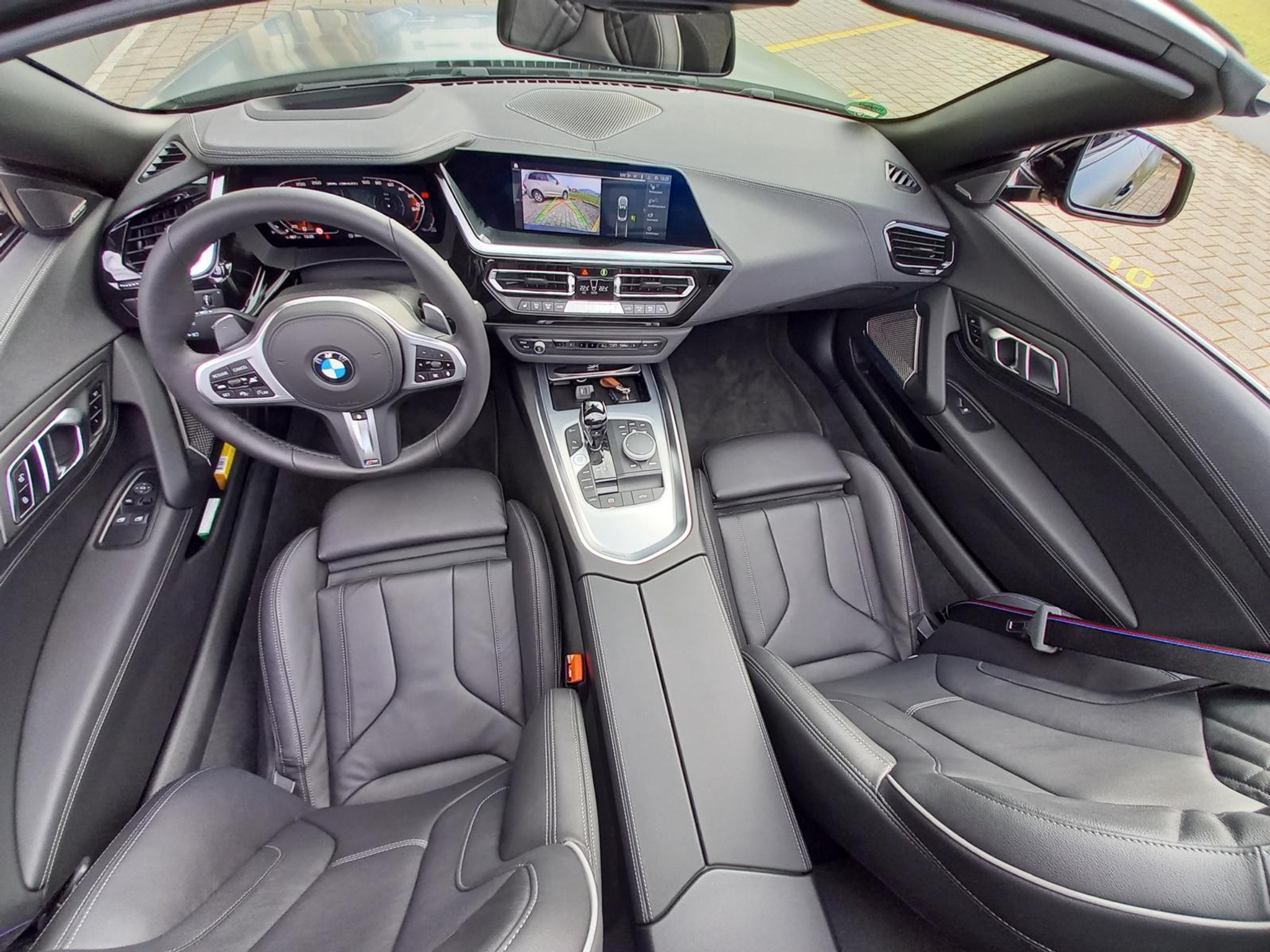 listing desktop thumbnail image 7