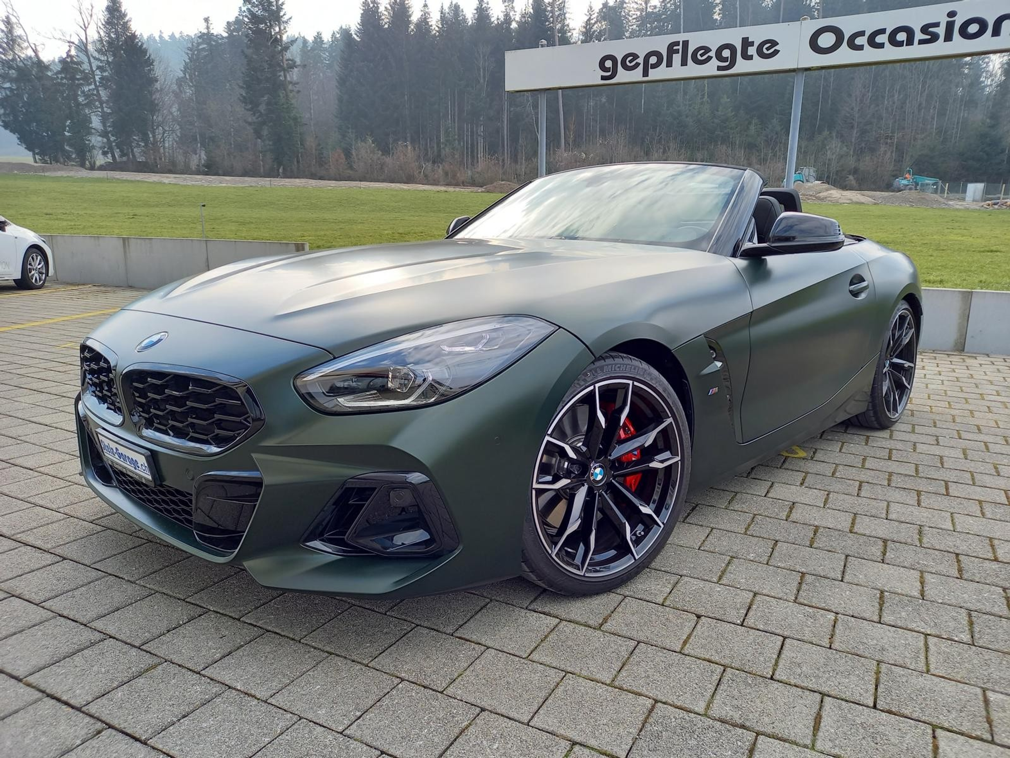 listing desktop thumbnail image 0