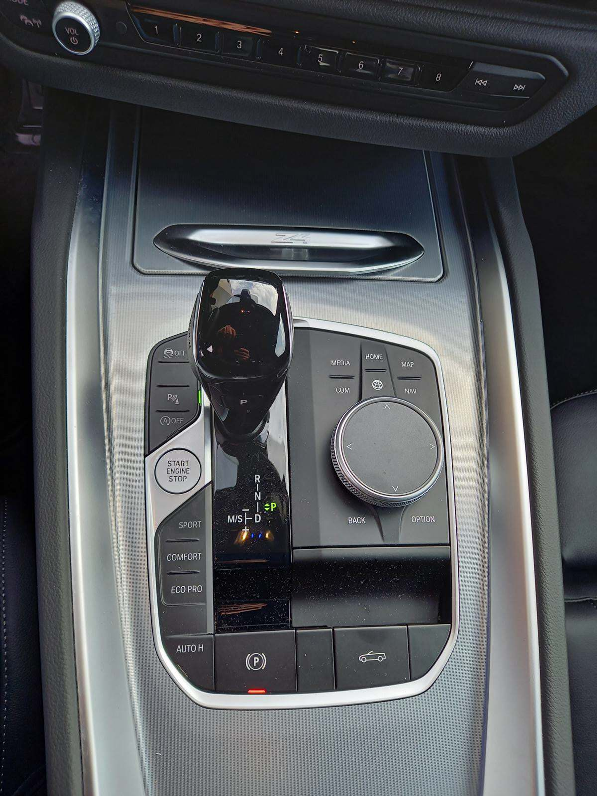 listing desktop thumbnail image 11