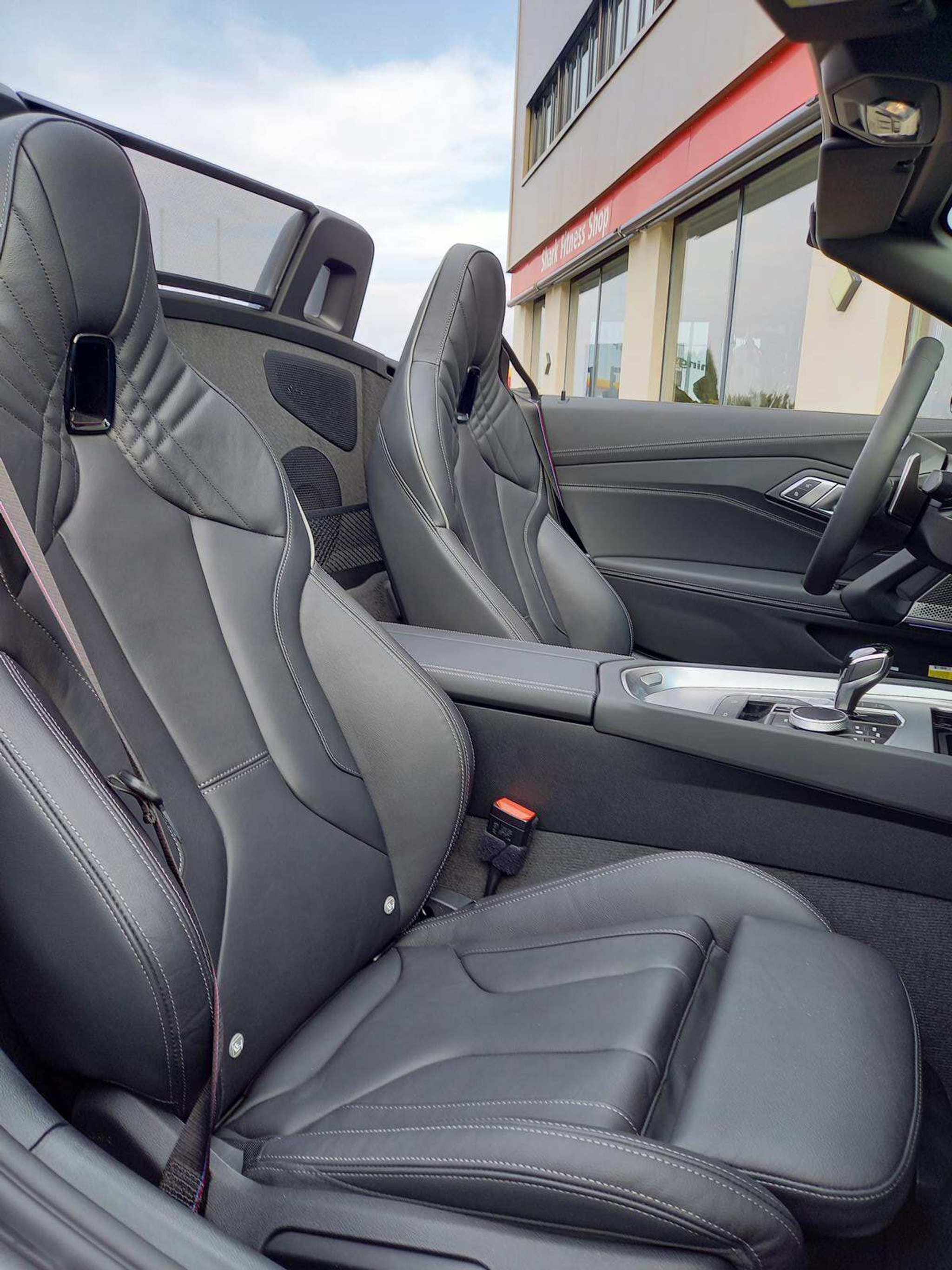 listing desktop thumbnail image 12