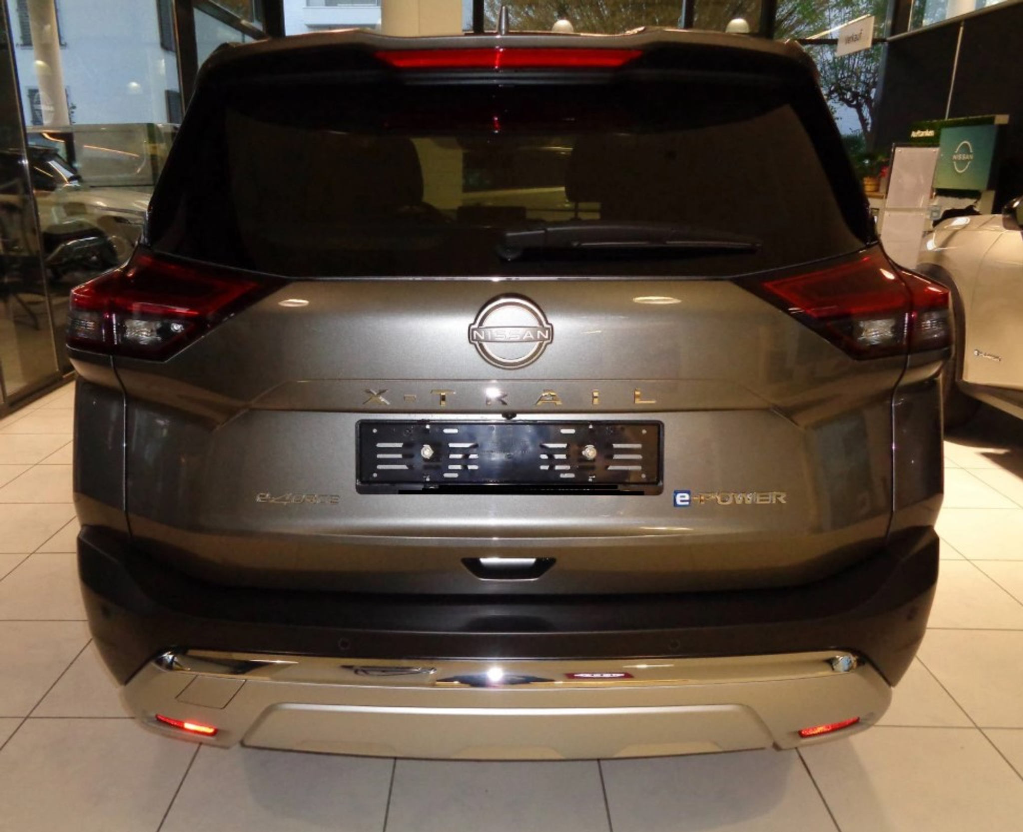 listing desktop thumbnail image 3