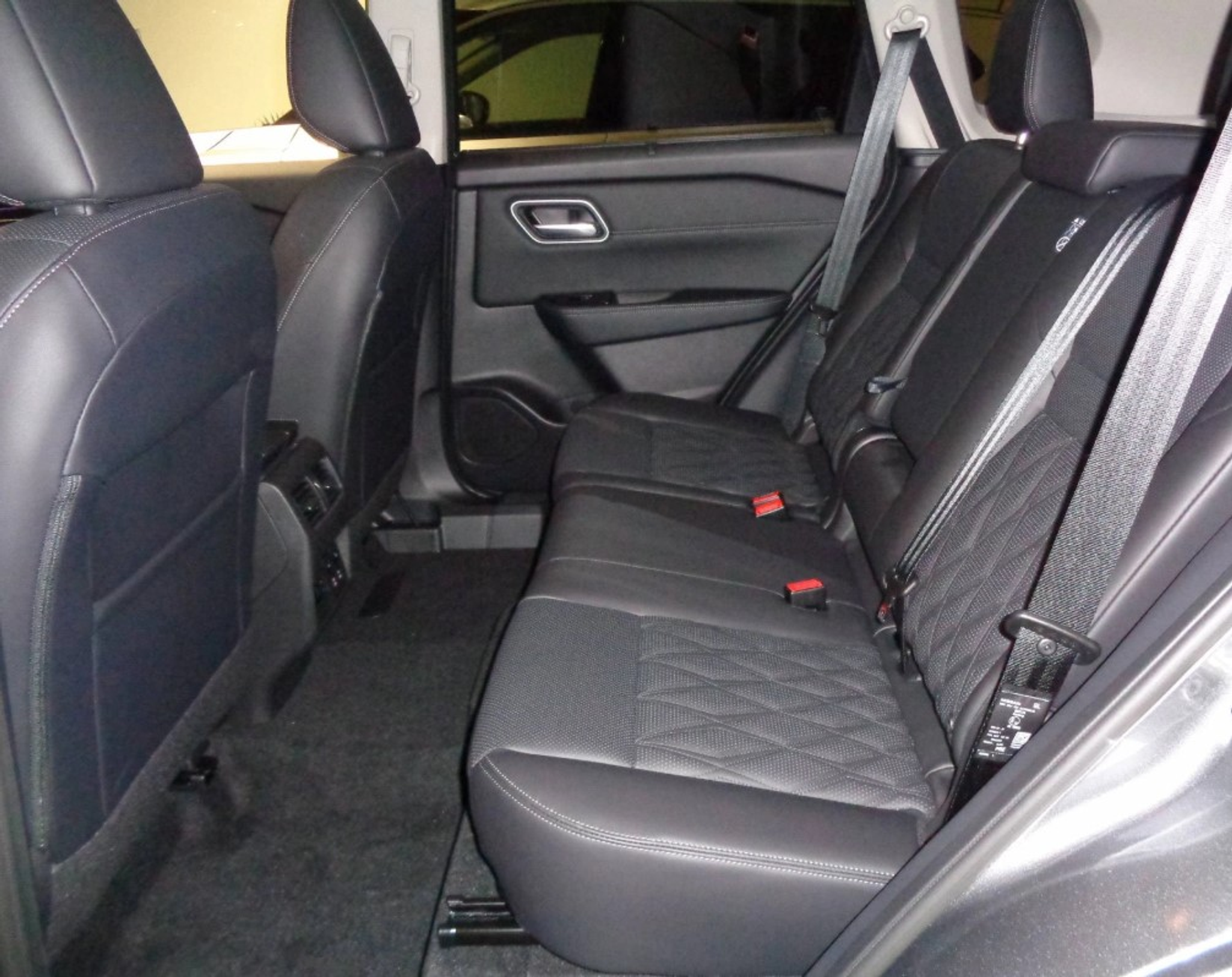 listing desktop thumbnail image 9