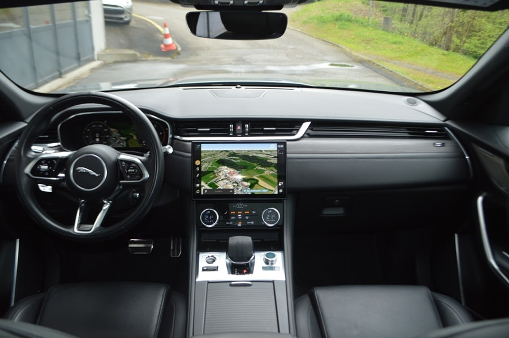 listing desktop thumbnail image 10