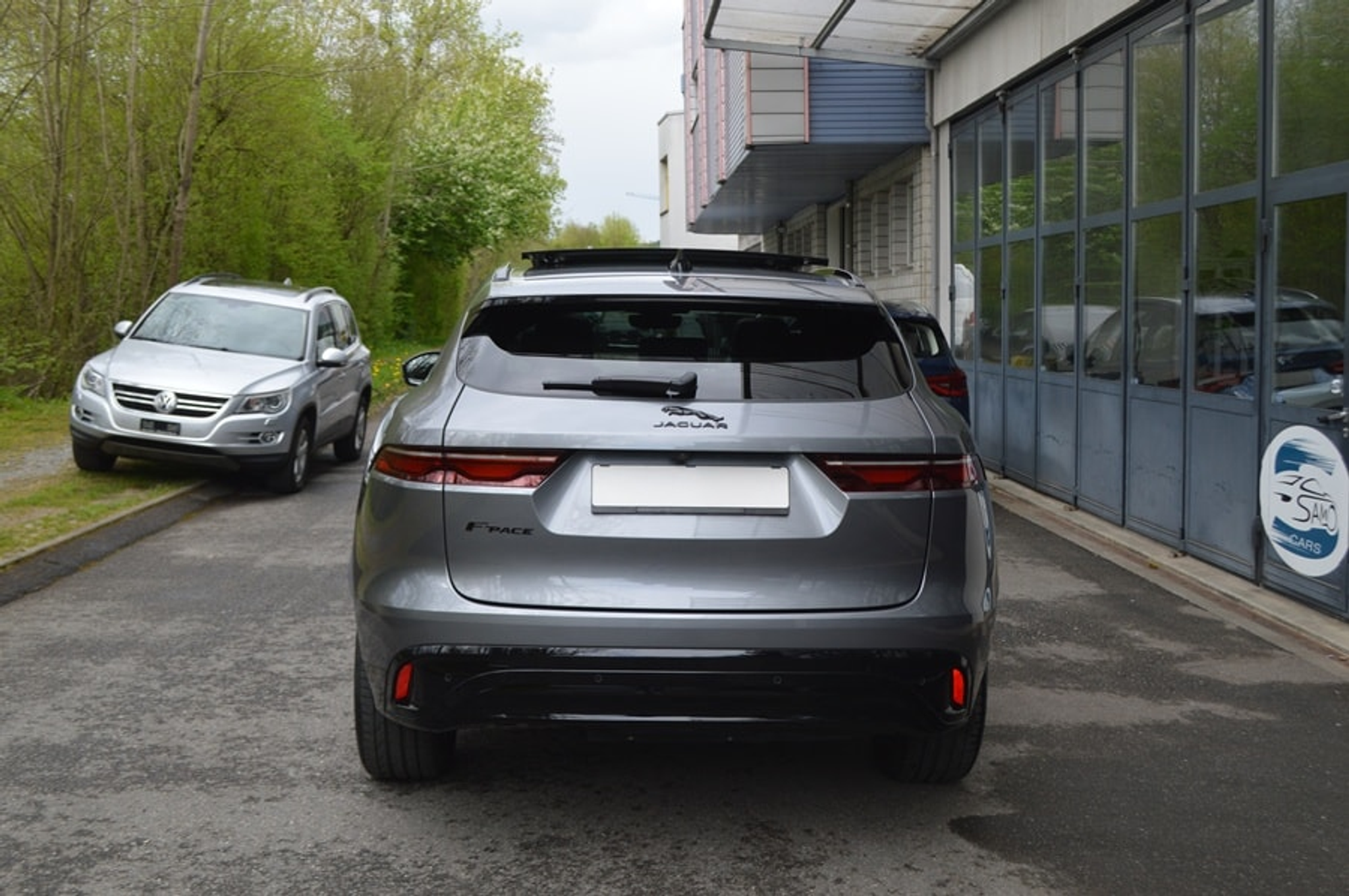 listing desktop thumbnail image 12