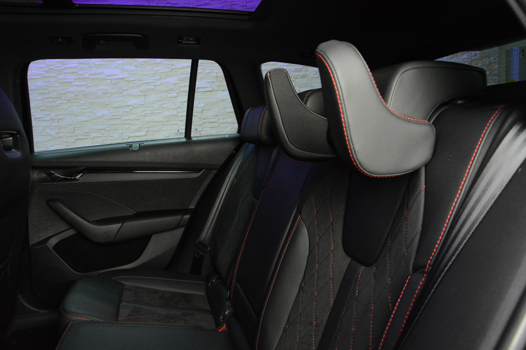 listing desktop thumbnail image 10