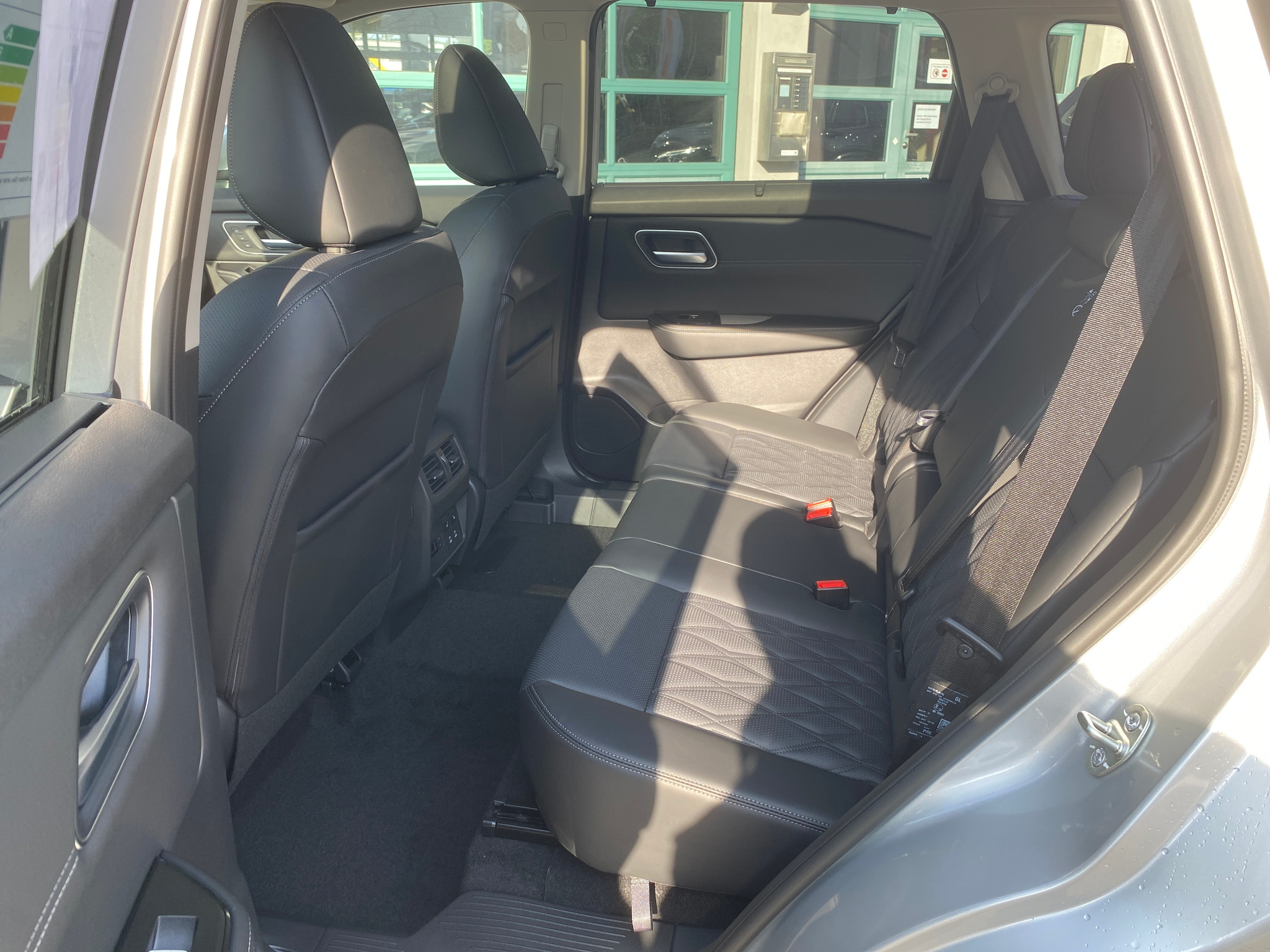 listing desktop thumbnail image 15