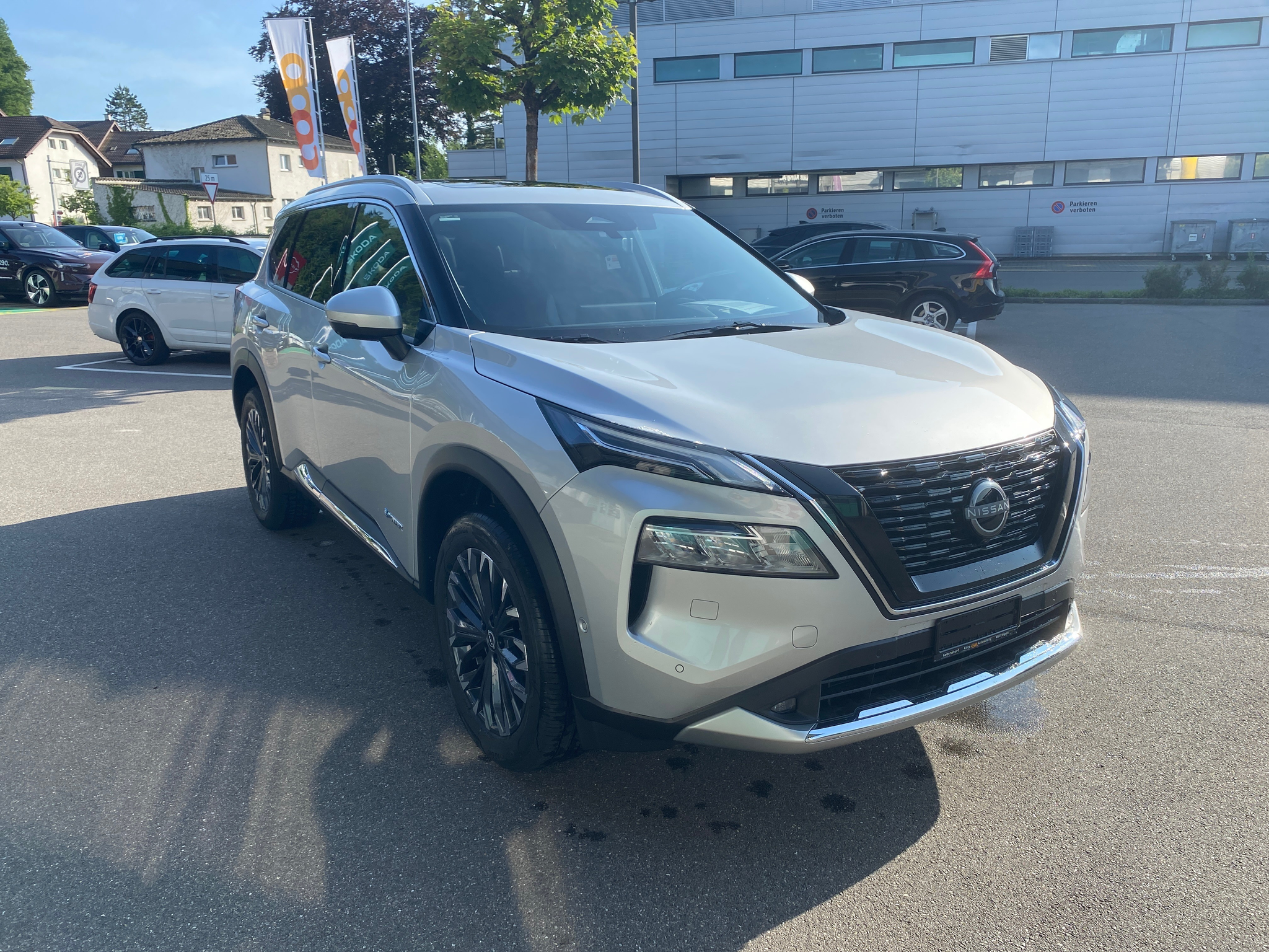 listing desktop thumbnail image 3