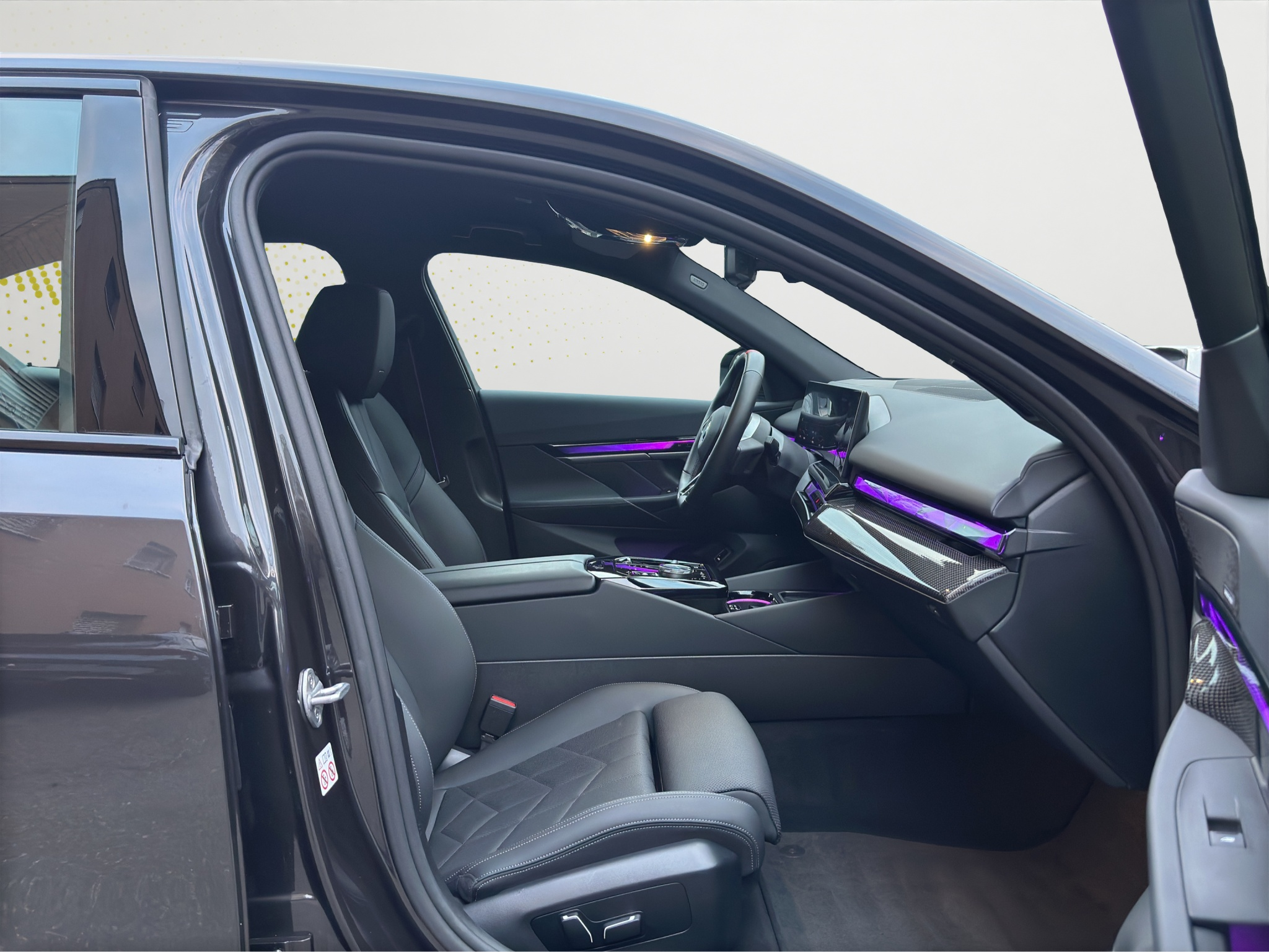 listing desktop thumbnail image 12