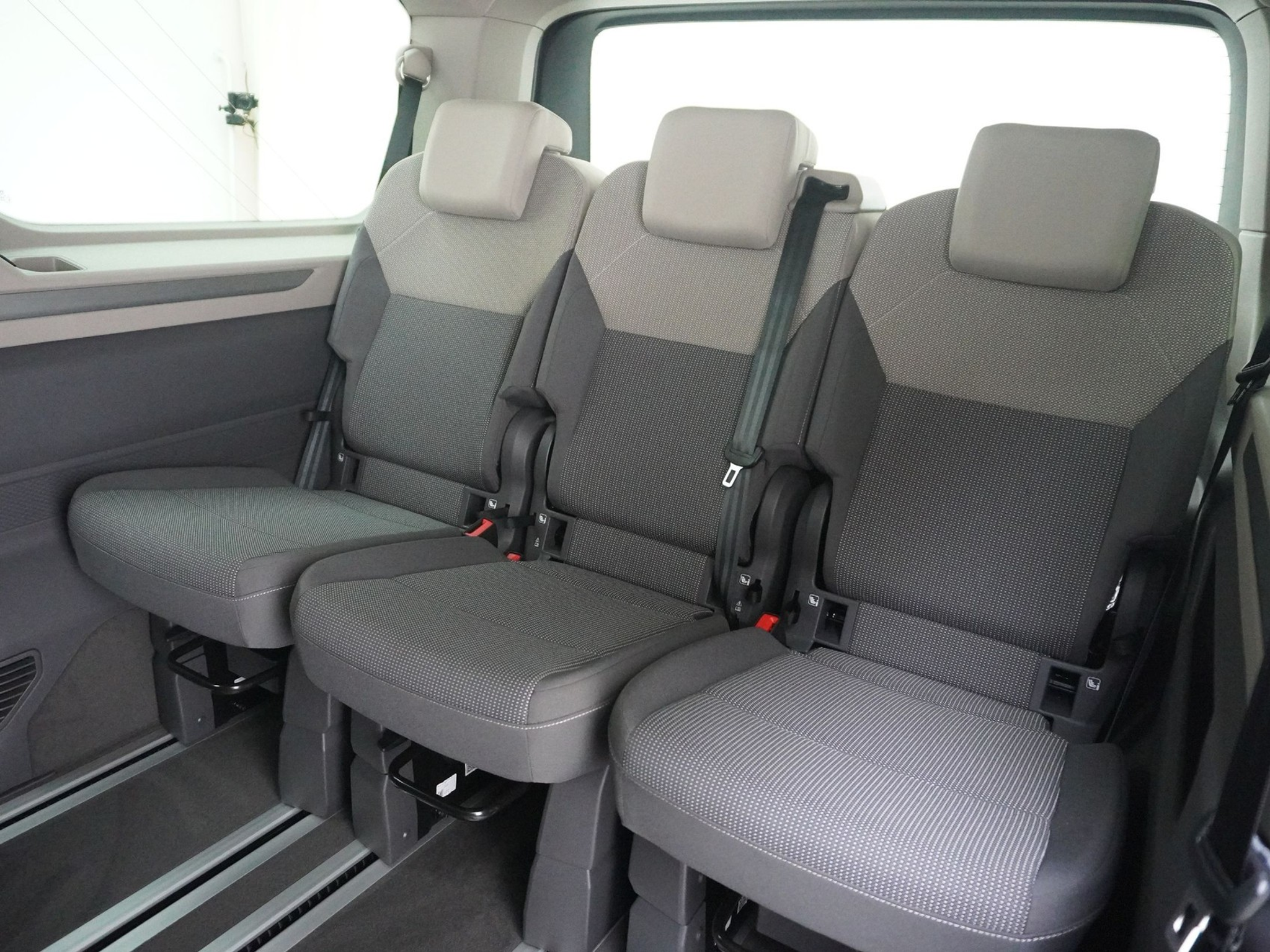 listing desktop thumbnail image 14