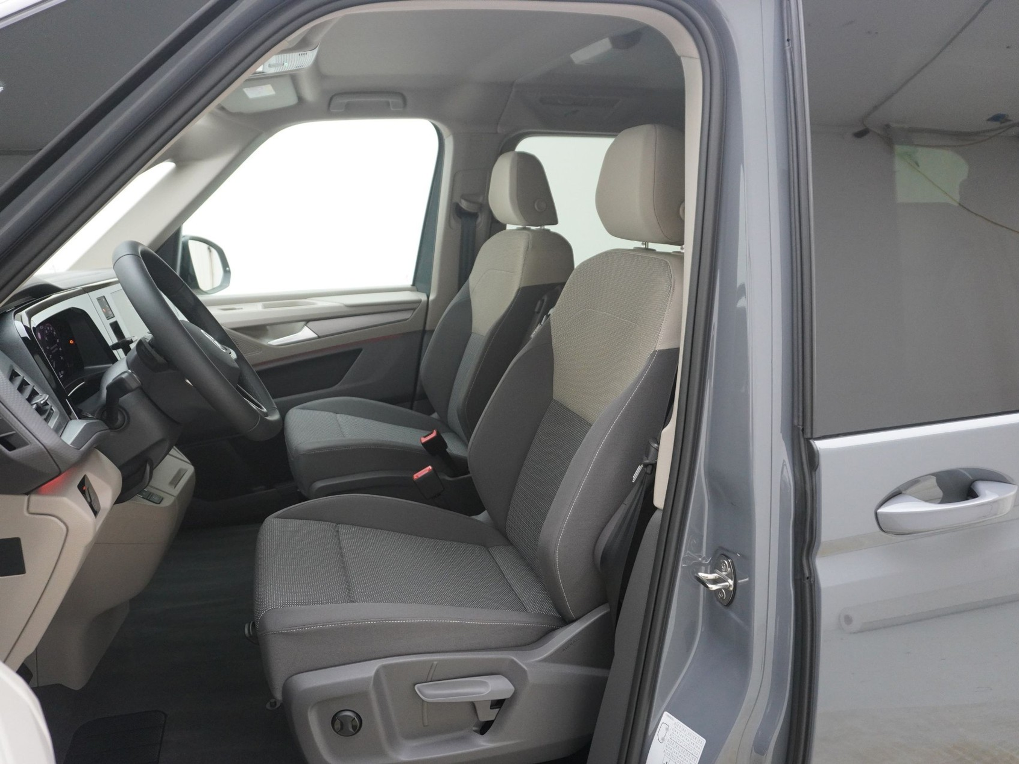 listing desktop thumbnail image 12