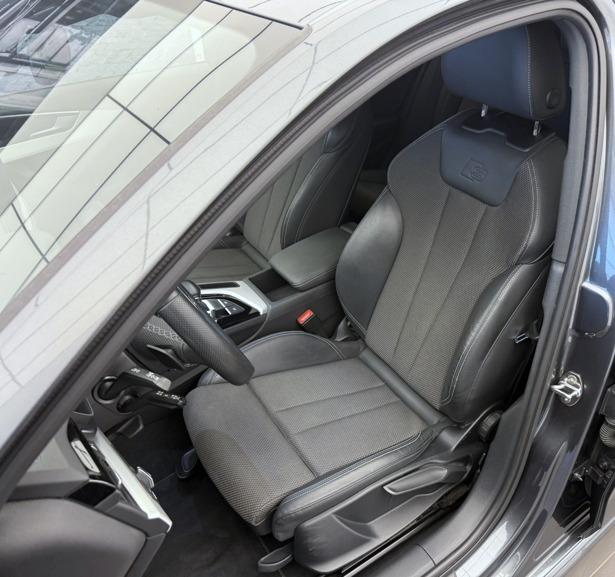 listing desktop thumbnail image 4