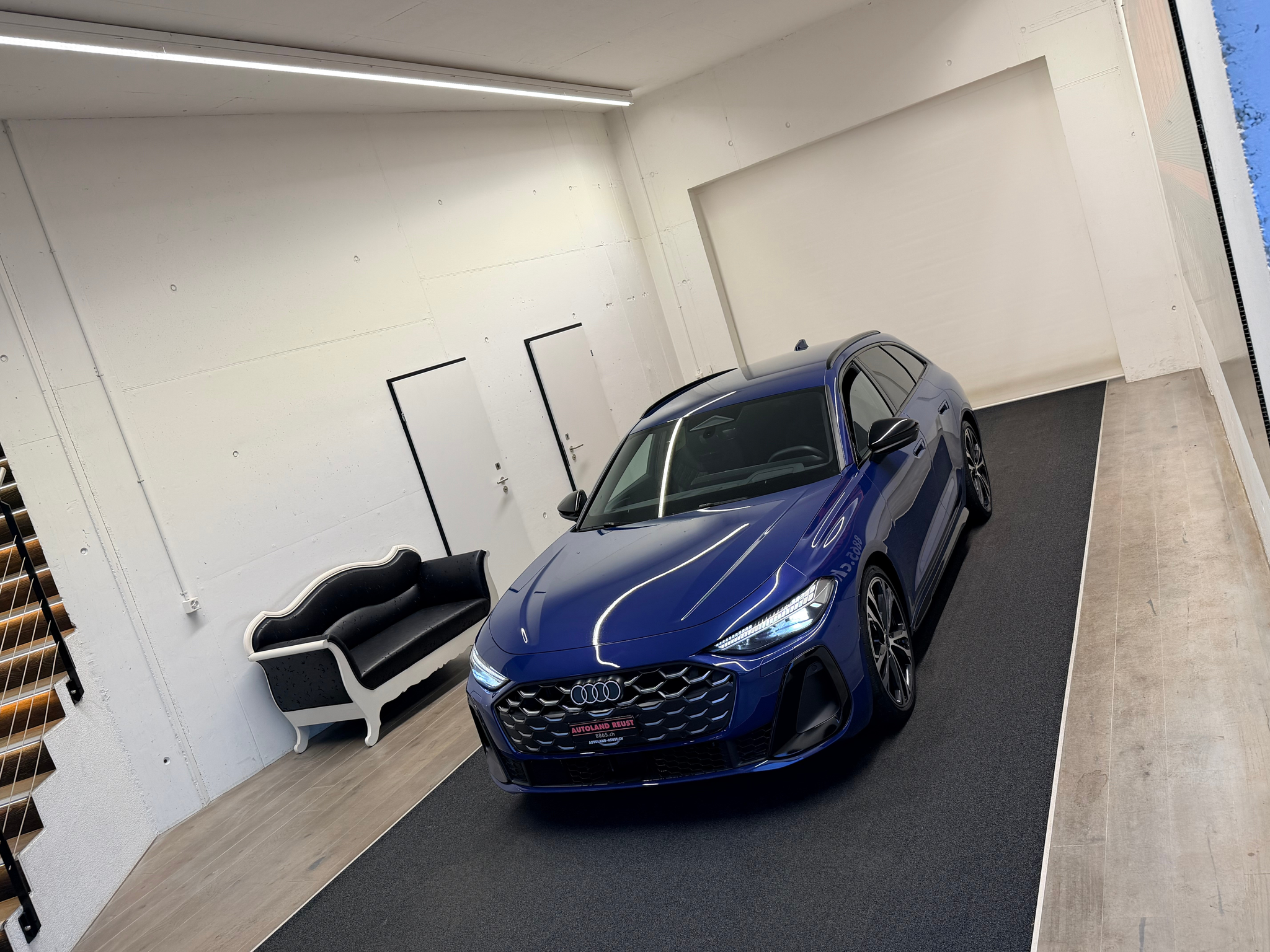 listing desktop thumbnail image 3