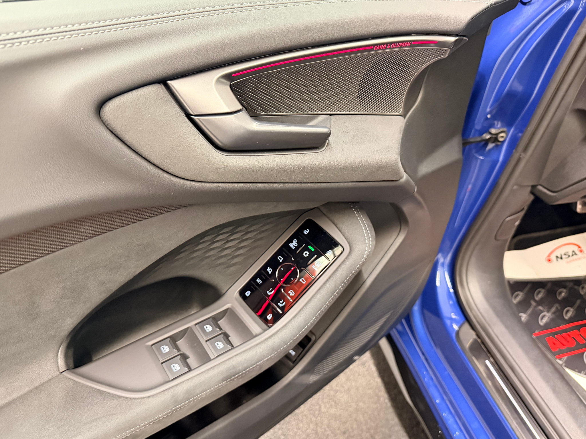 listing desktop thumbnail image 12