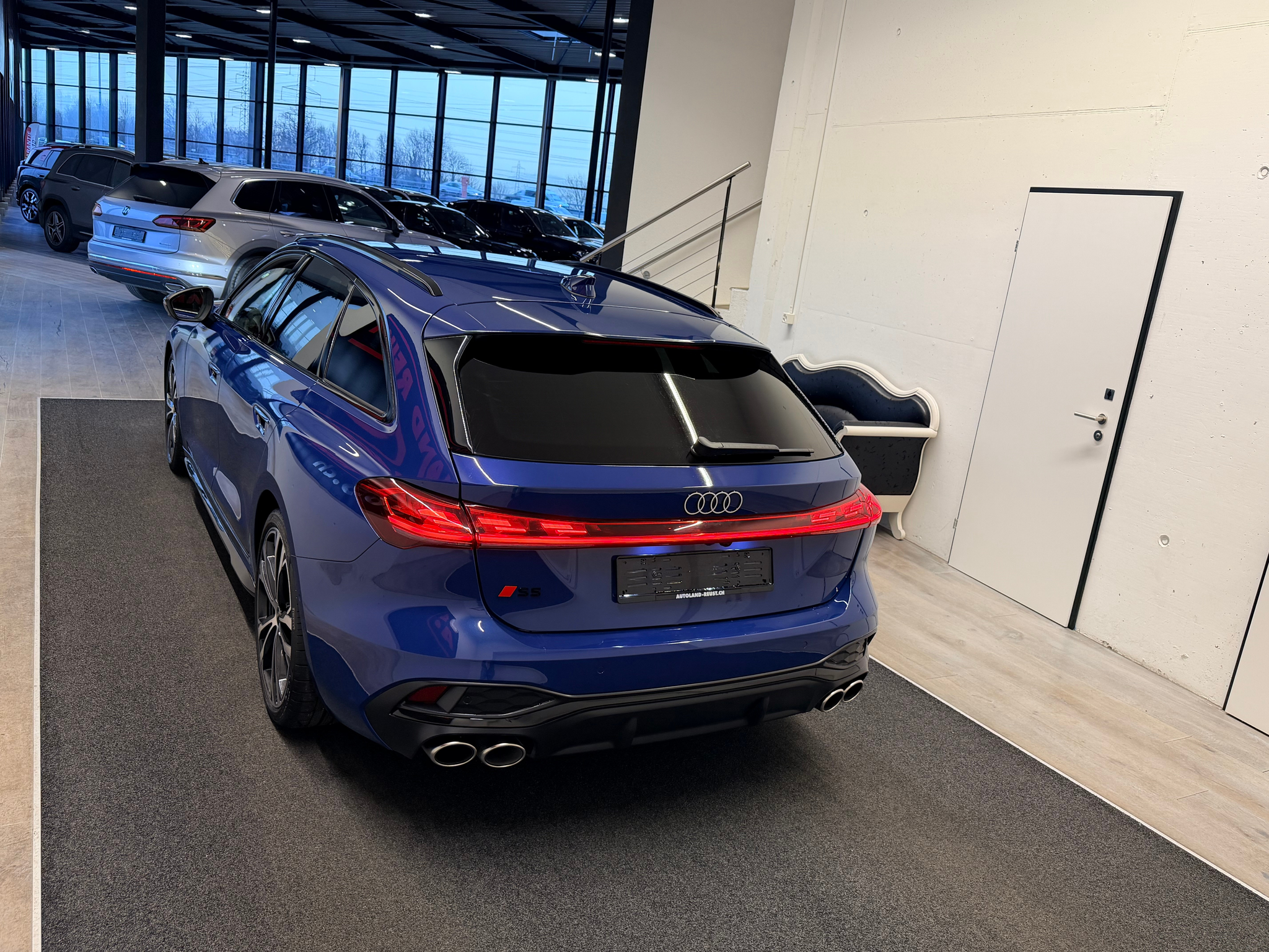 listing desktop thumbnail image 8