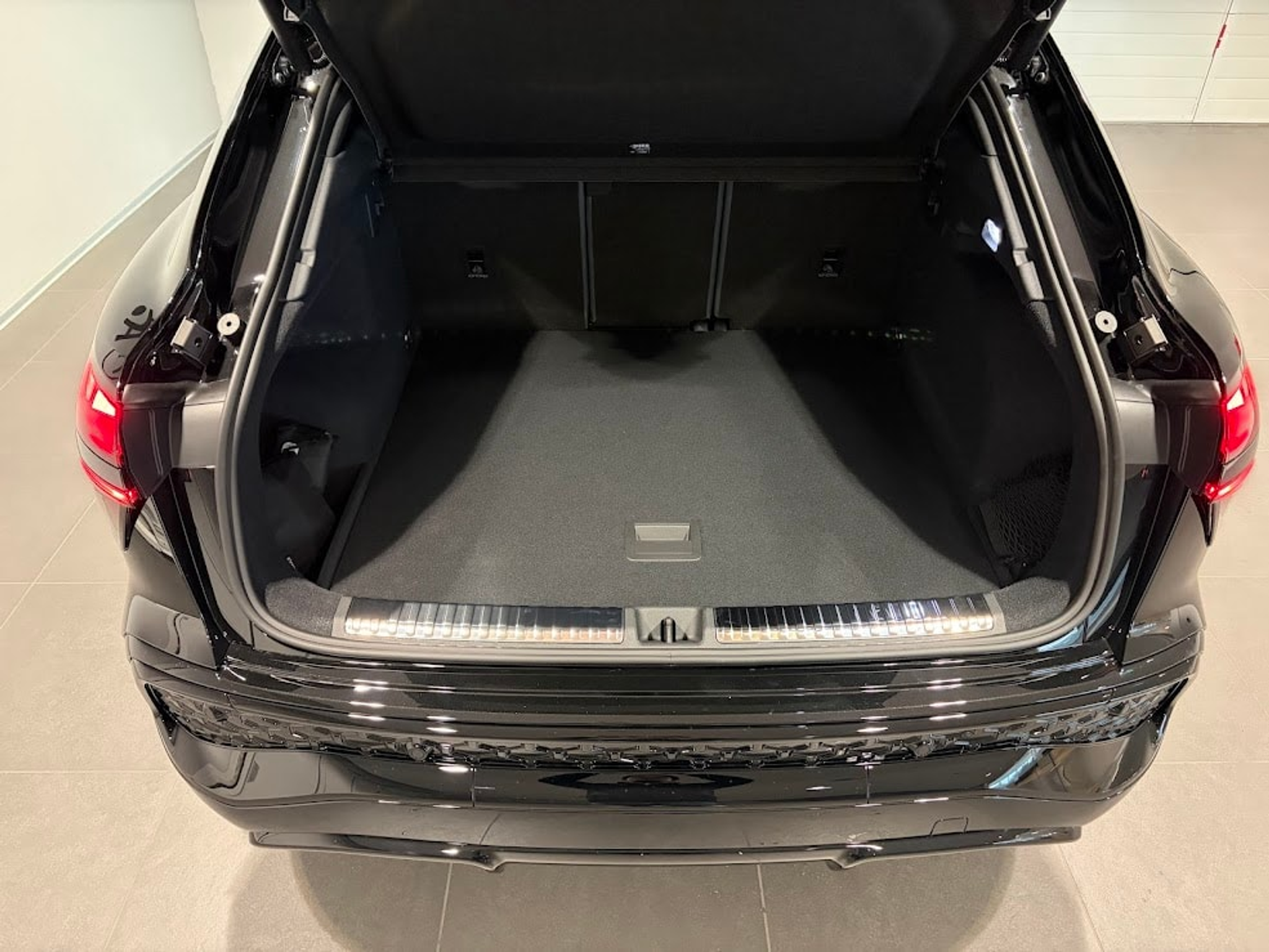 listing desktop thumbnail image 11