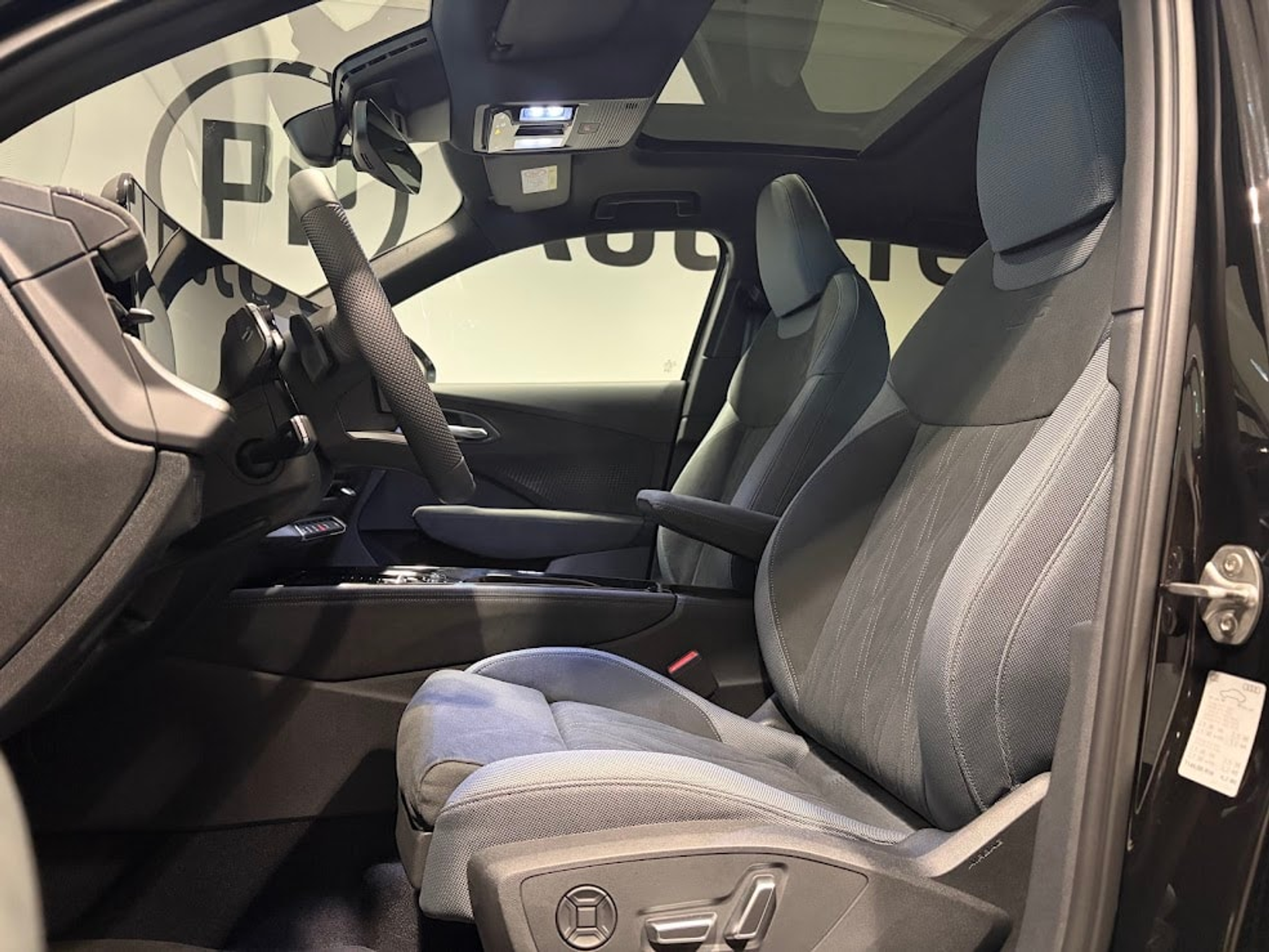 listing desktop thumbnail image 3