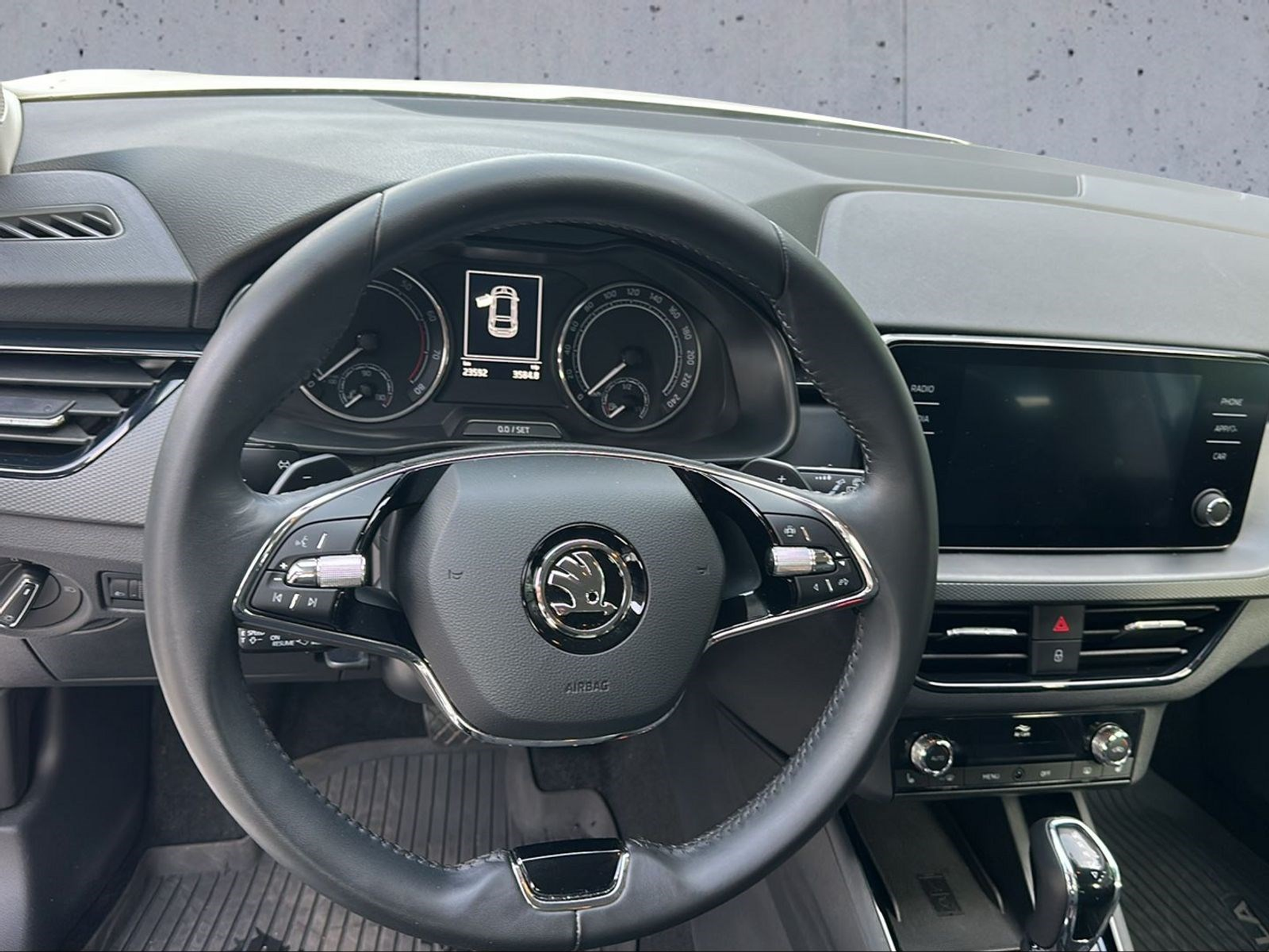 listing desktop thumbnail image 12