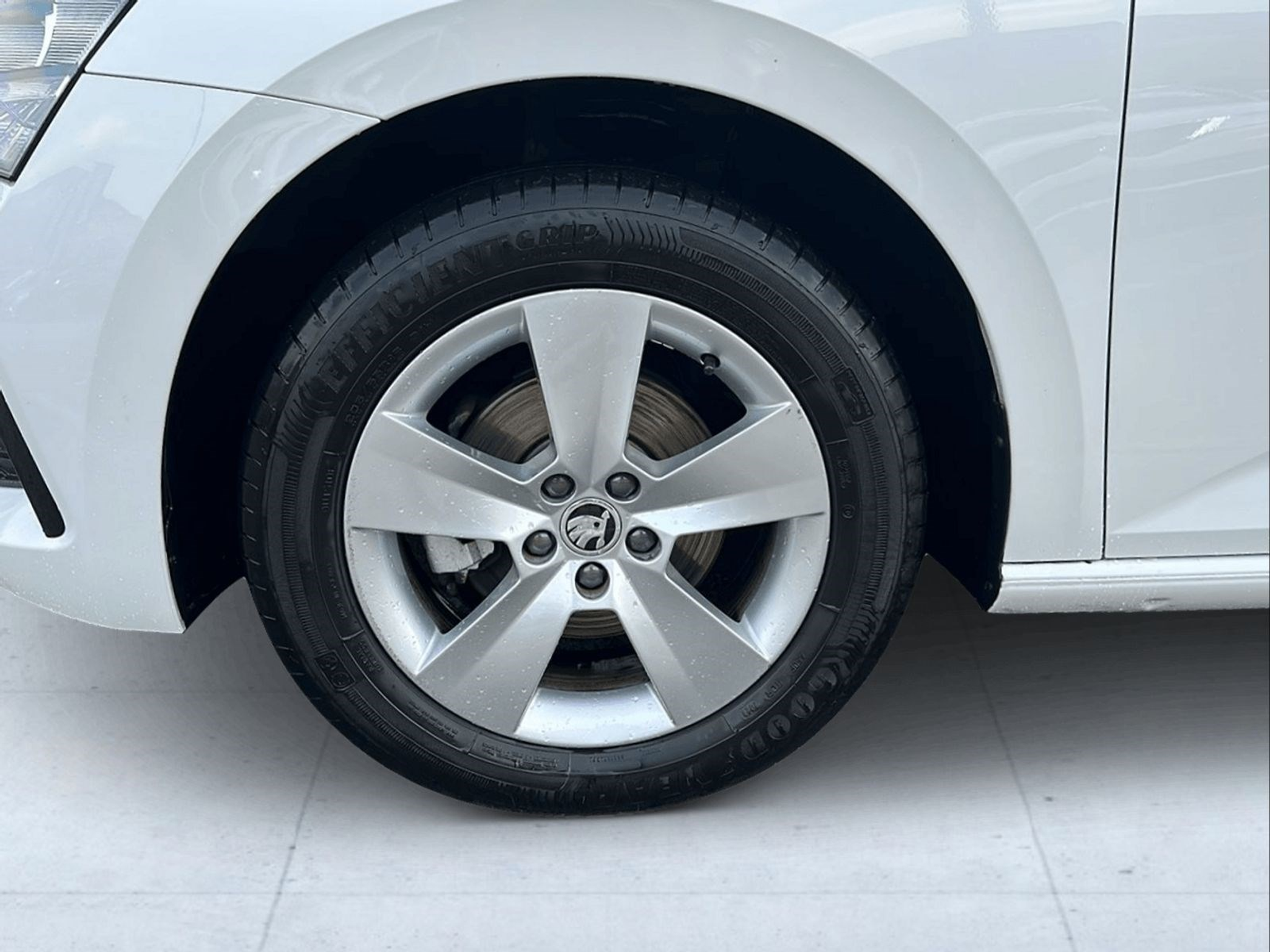 listing desktop thumbnail image 8