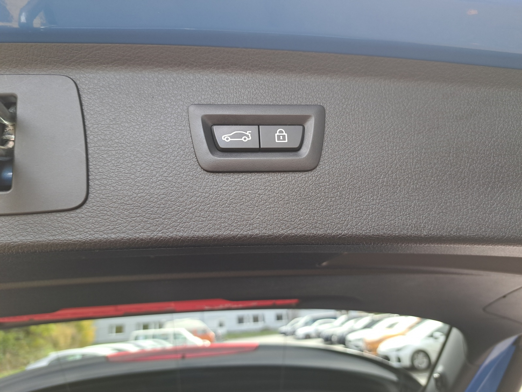 listing desktop thumbnail image 18