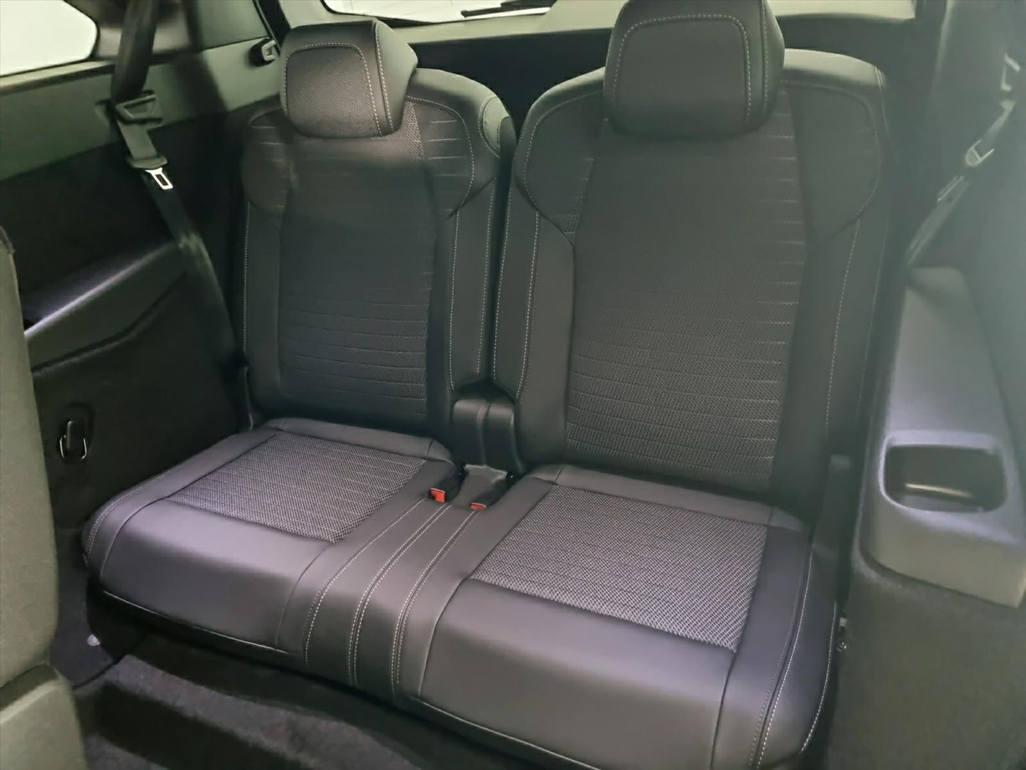 listing desktop thumbnail image 11