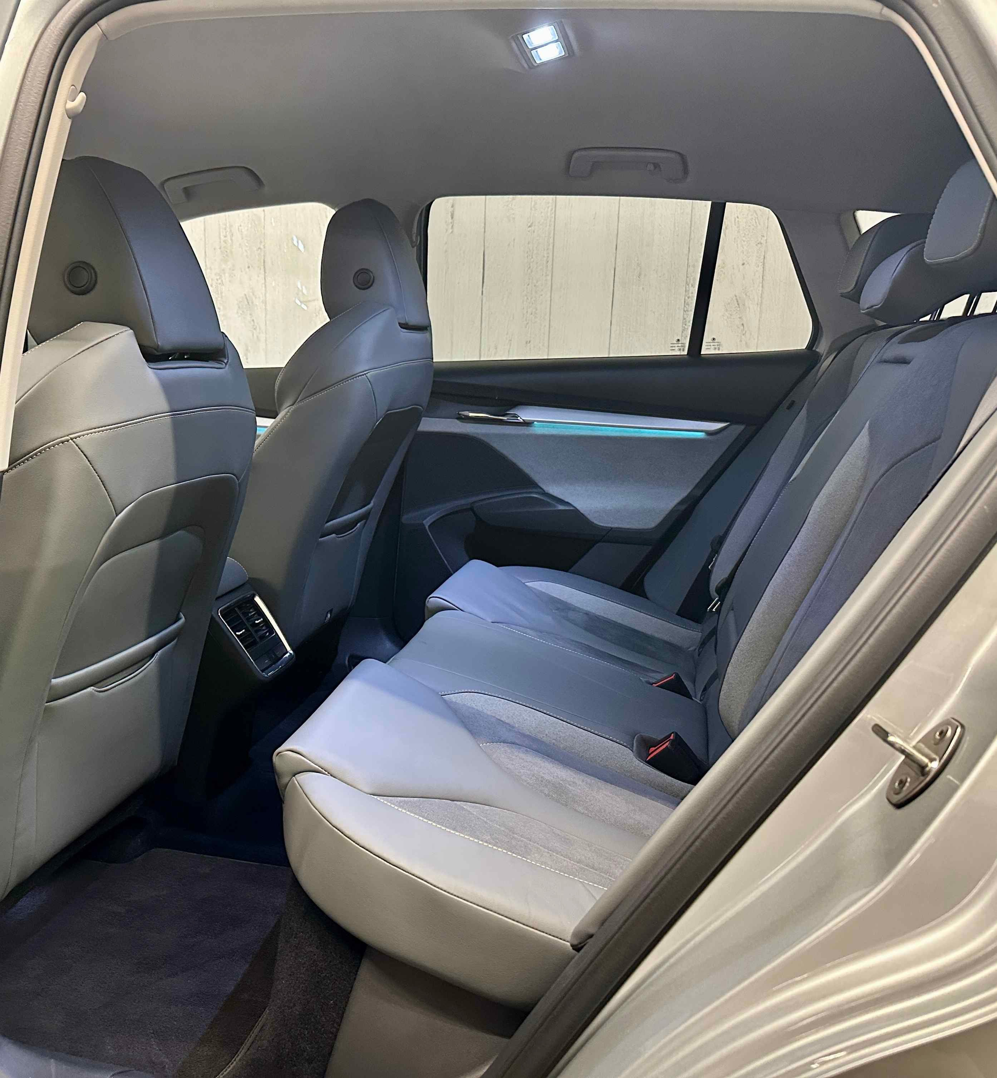 listing desktop thumbnail image 7