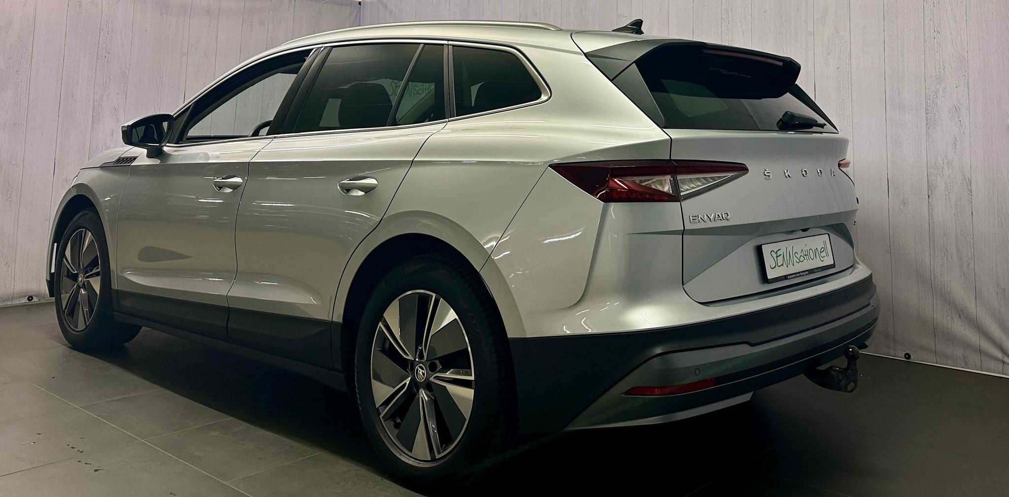 listing desktop thumbnail image 6