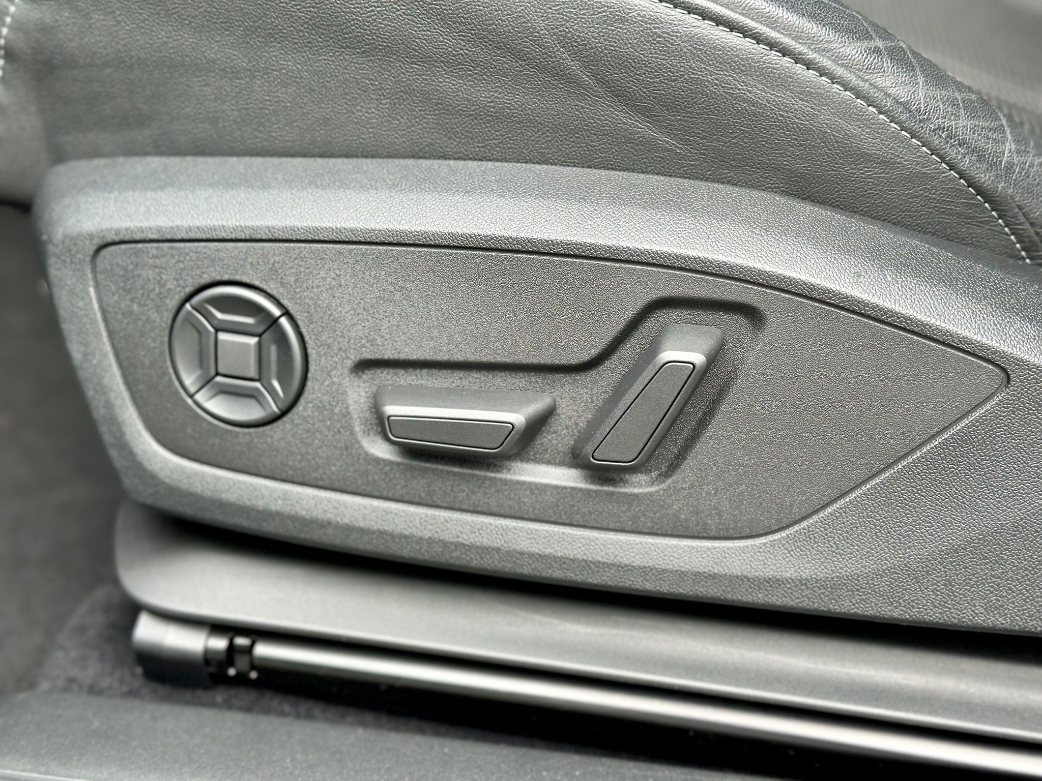 listing desktop thumbnail image 11