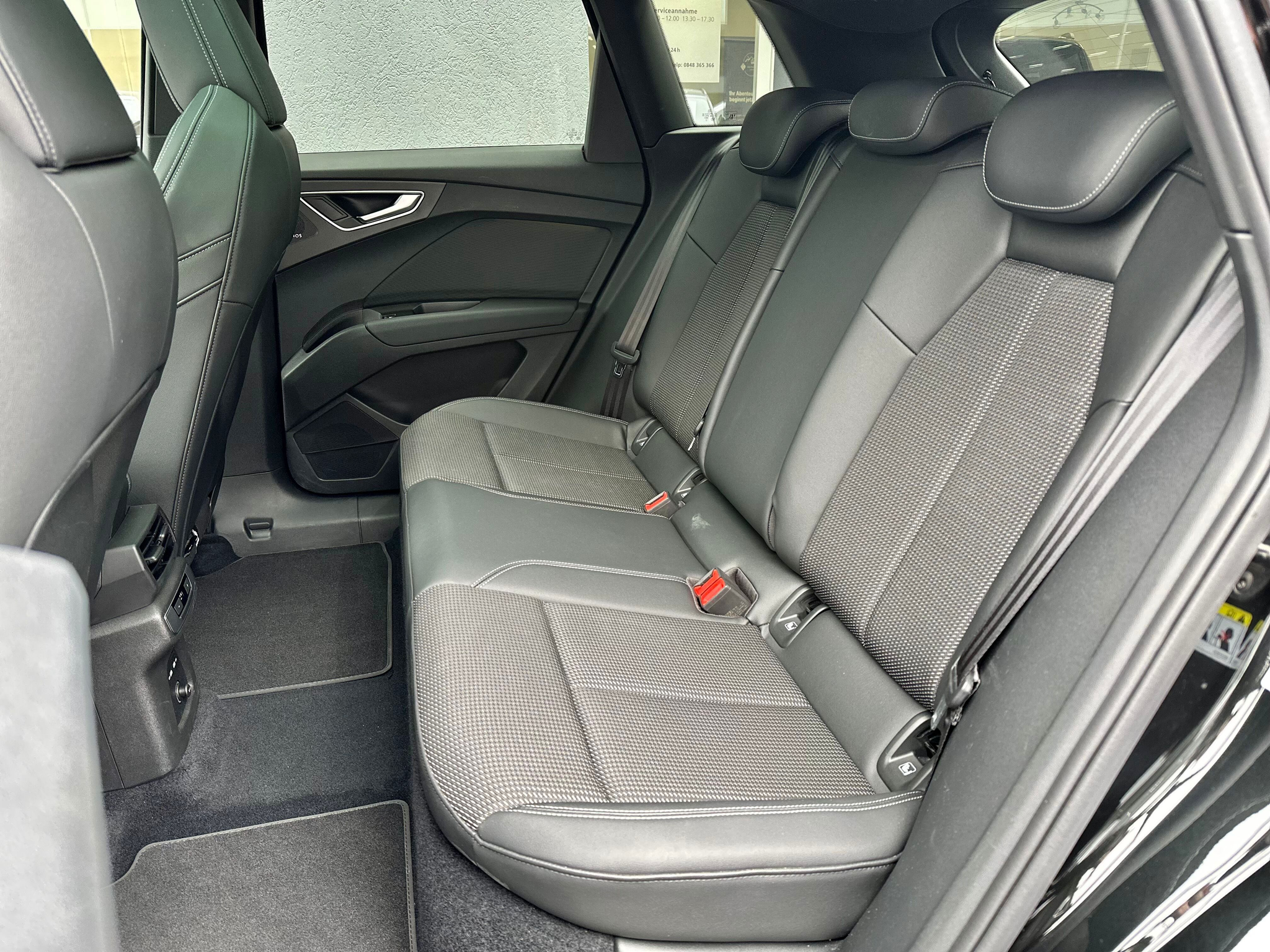 listing desktop thumbnail image 8