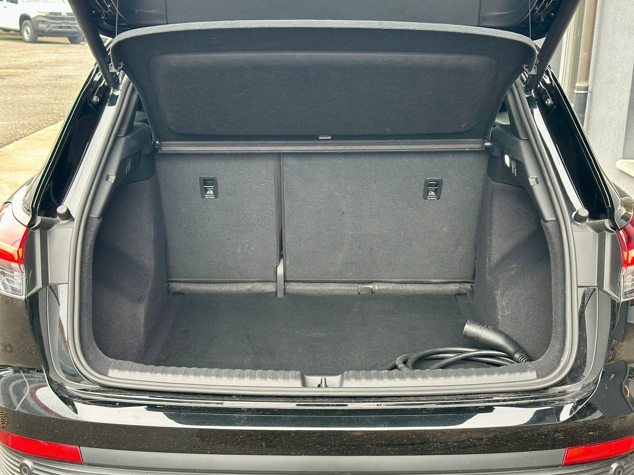 listing desktop thumbnail image 9