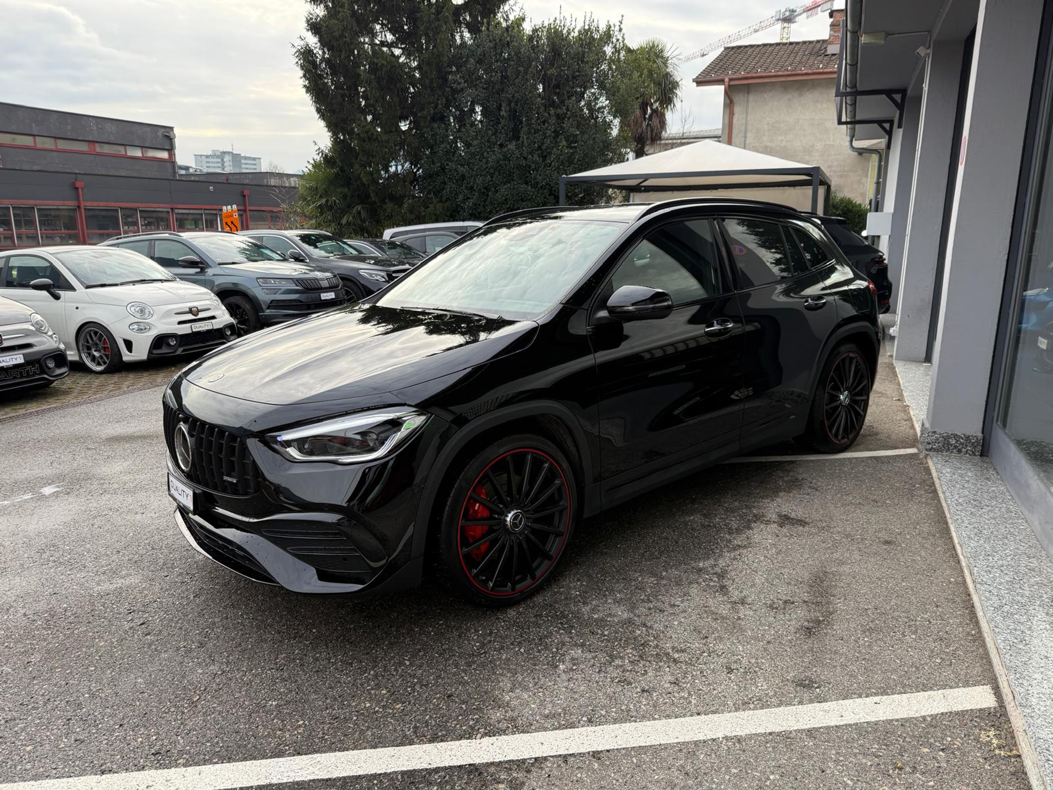 listing desktop thumbnail image 3