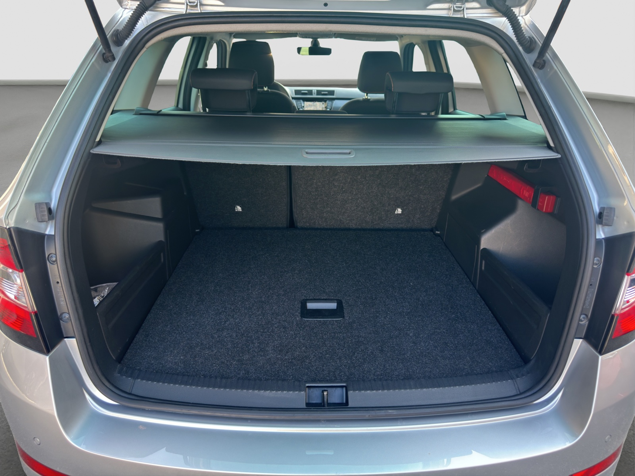 listing desktop thumbnail image 8