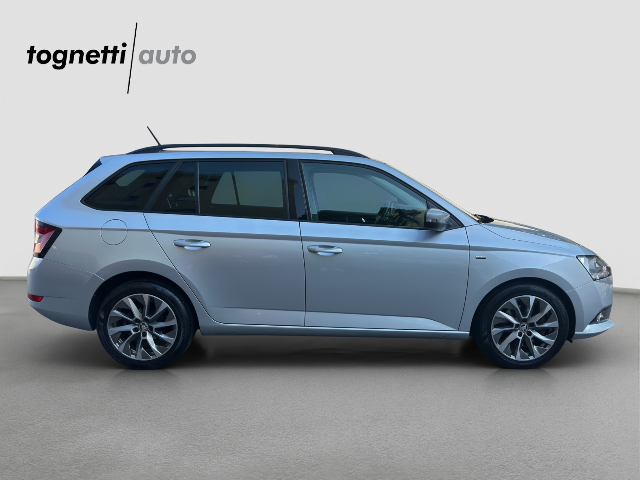 listing desktop thumbnail image 2