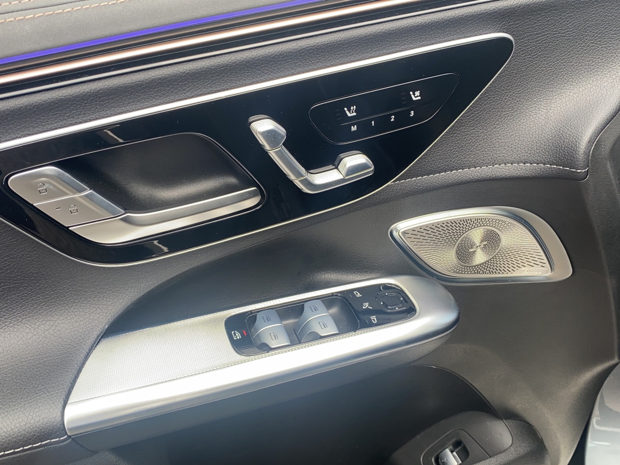 listing desktop thumbnail image 7