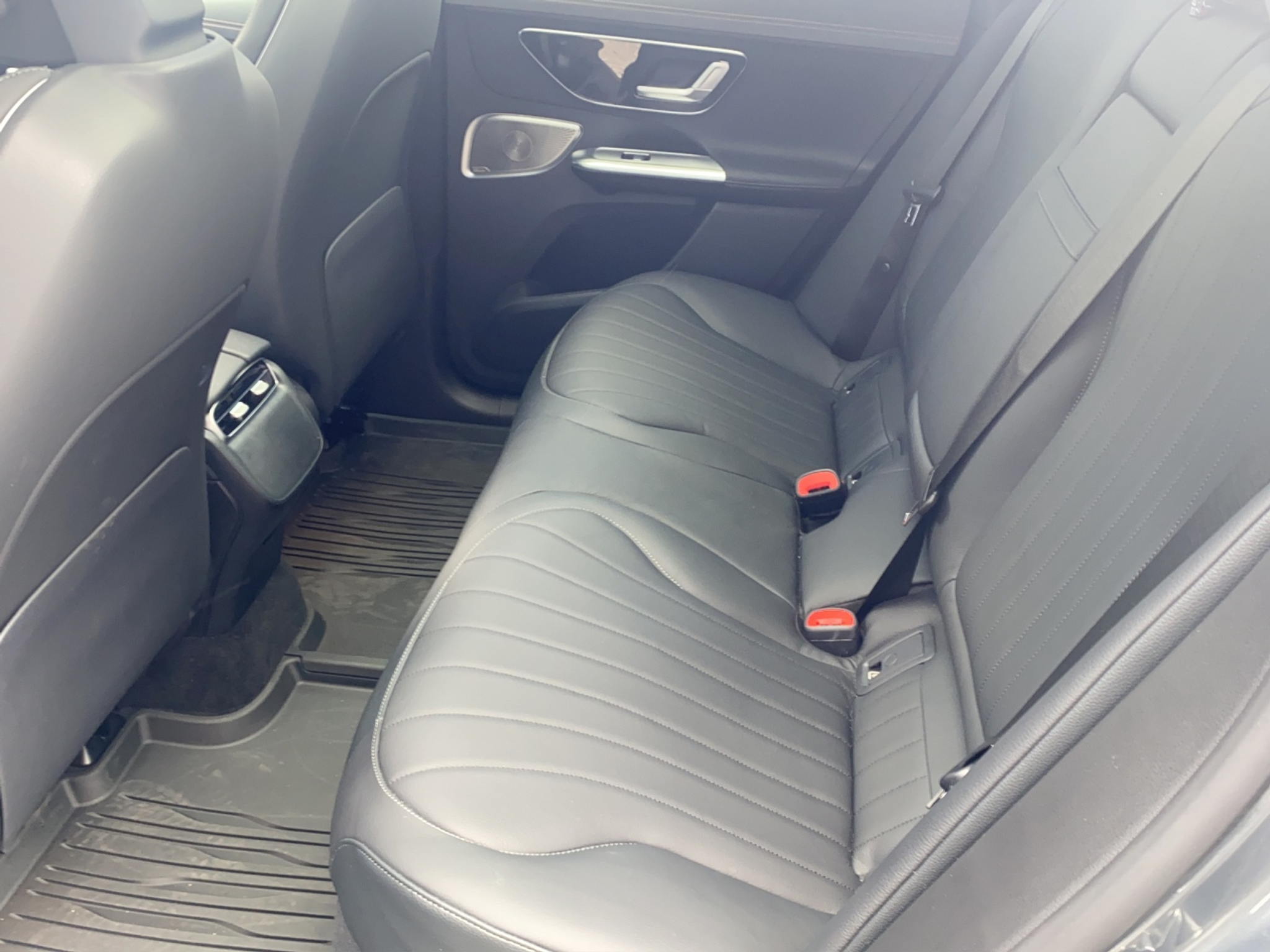 listing desktop thumbnail image 9