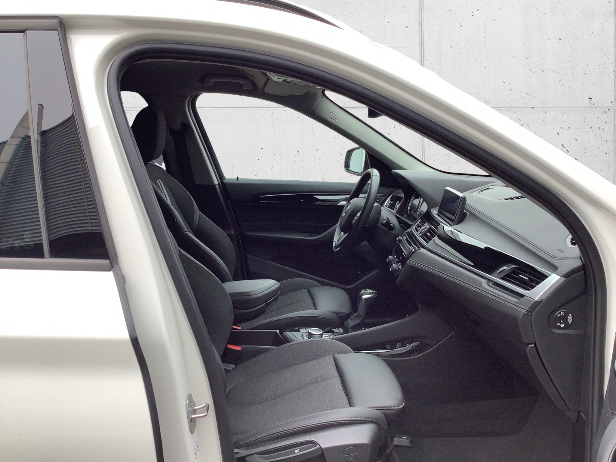 listing desktop thumbnail image 17