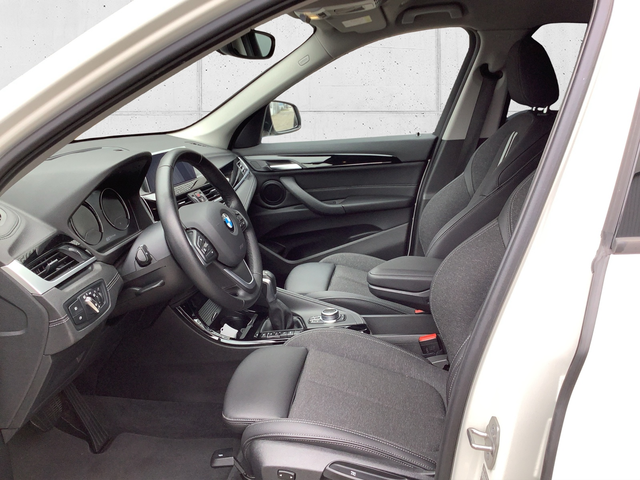 listing desktop thumbnail image 11