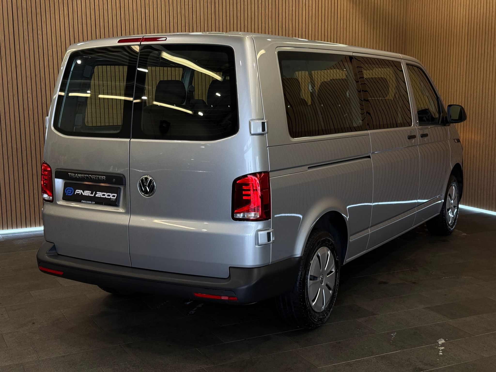 listing desktop thumbnail image 2