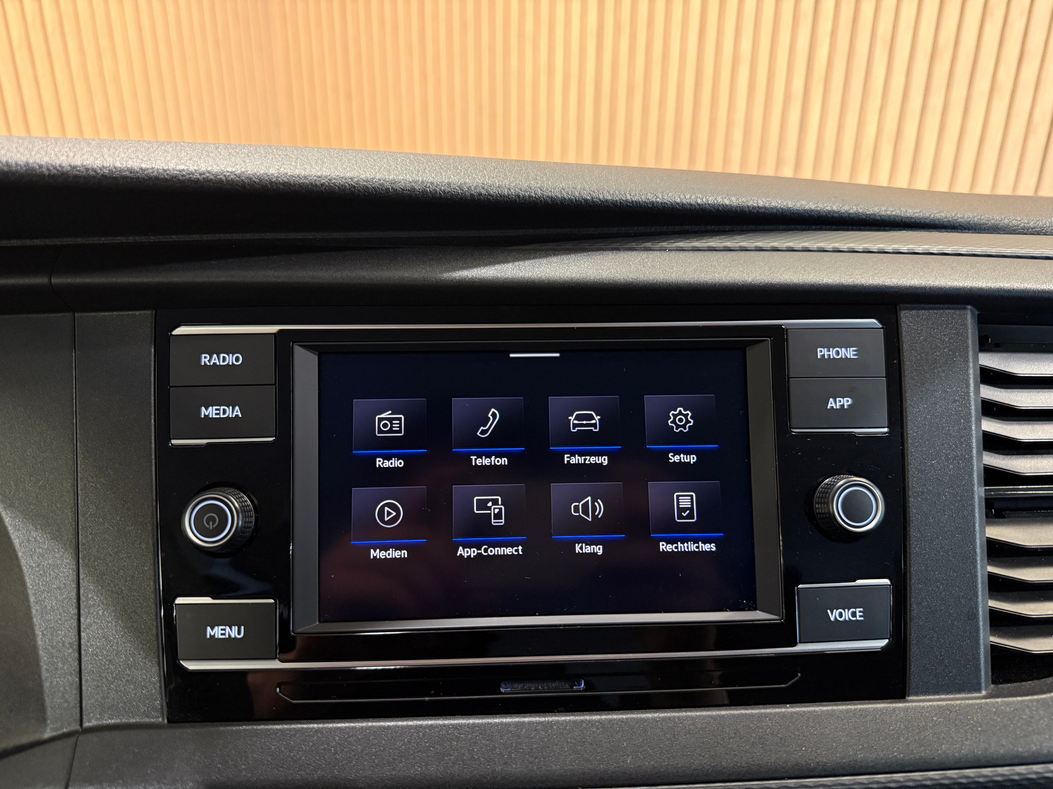 listing desktop thumbnail image 8